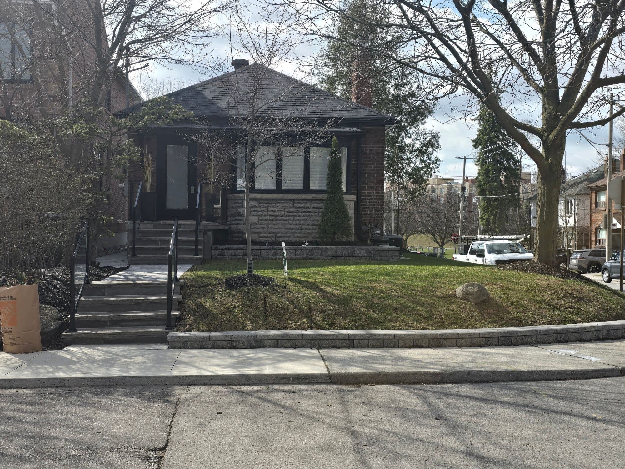 199 Glengarry Avenue, Toronto C04, ON M5M 1E1