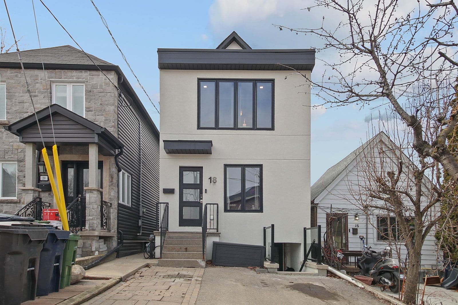 18 Harlton Crescent Main, Toronto W03, ON M6M 1L1