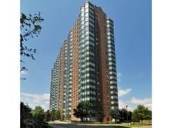 135 Hillcrest Avenue 1815, Mississauga, ON L5B 4B1