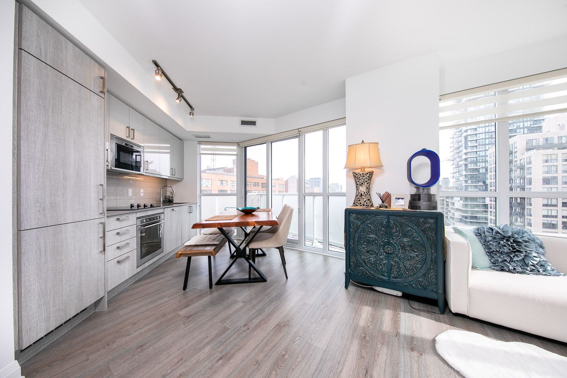 77 Mutual Street 804, Toronto C08, ON M5V 2A9