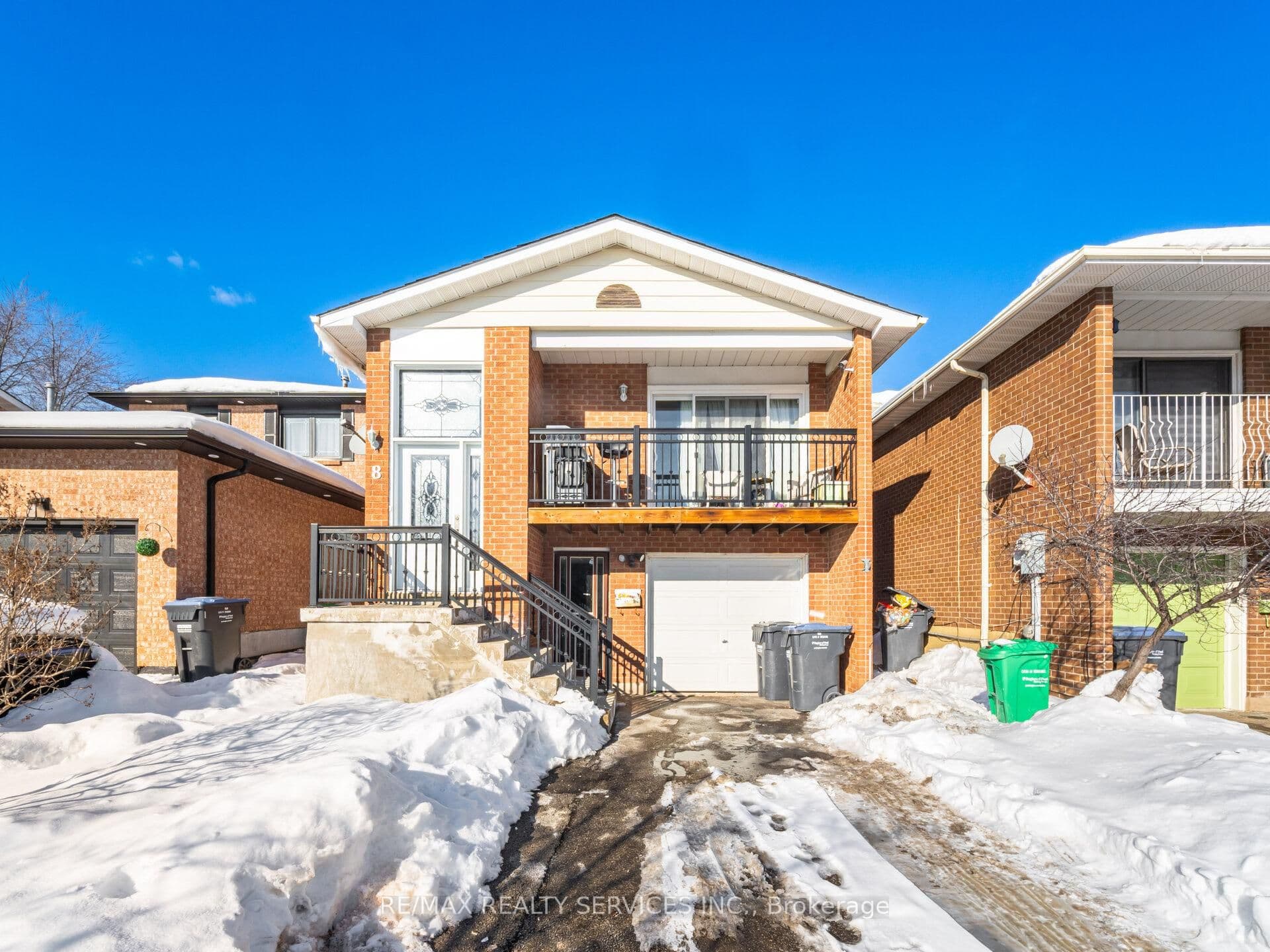 8 Deerpark Crescent, Brampton, ON L6X 2T7