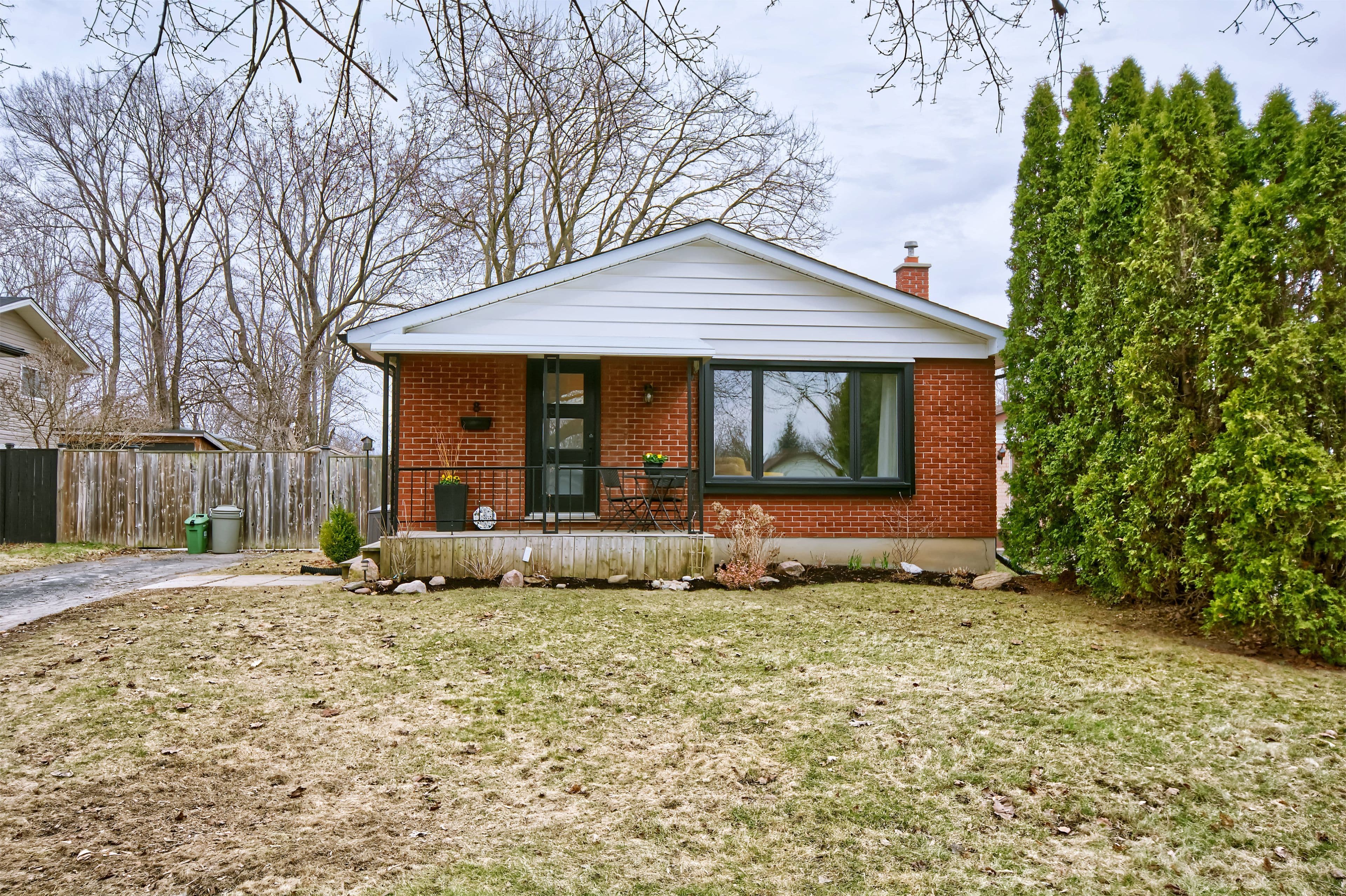 8 Metcalfe Crescent, London South, ON N6E 1H9
