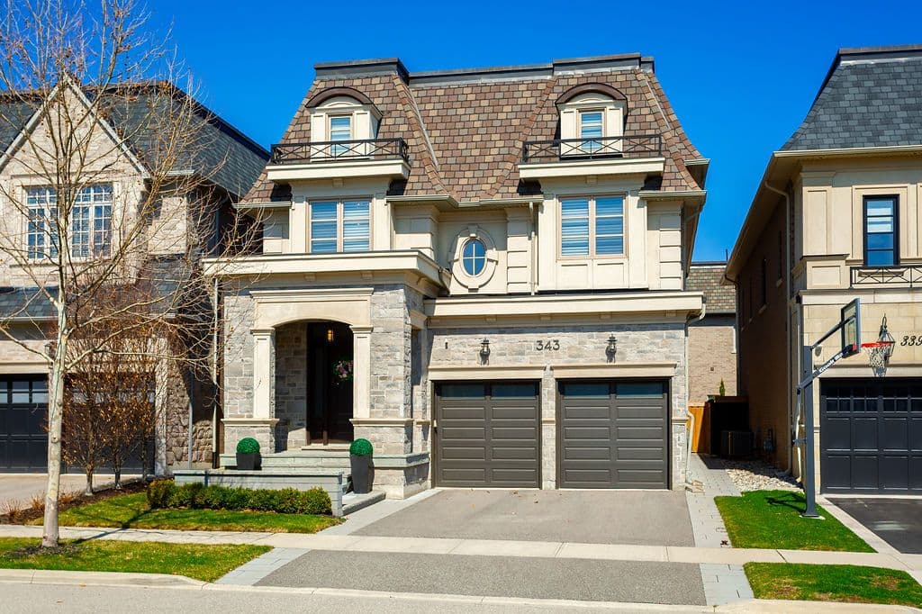 343 Tudor Avenue, Oakville, ON L6K 2V5