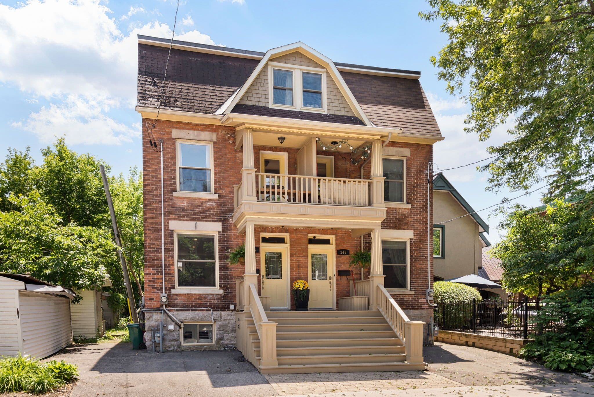 244 Flora Street, Ottawa Centre, ON K1R 5R9