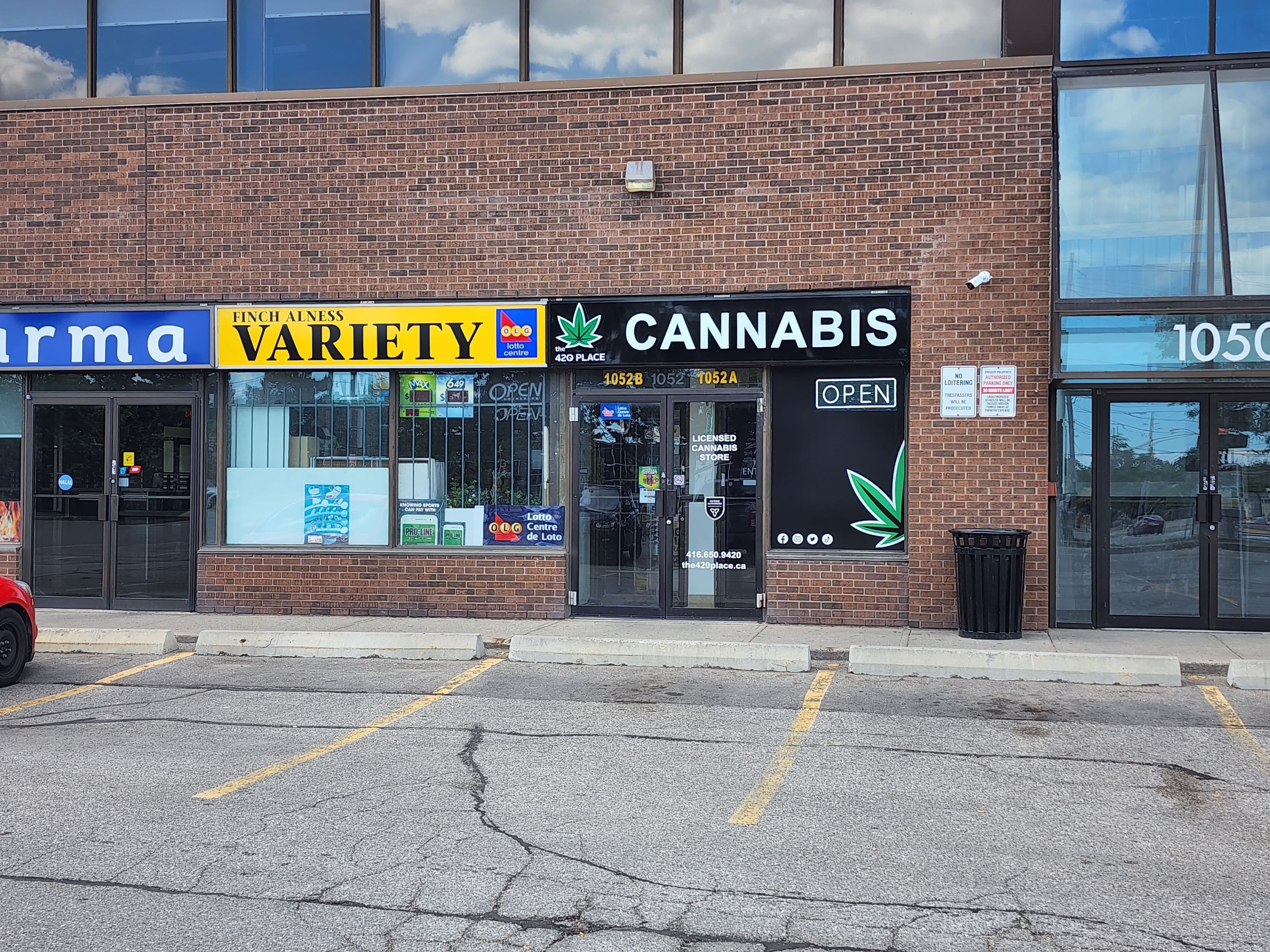 1052 A Finch Avenue W, Toronto W05, ON M3J 2E2