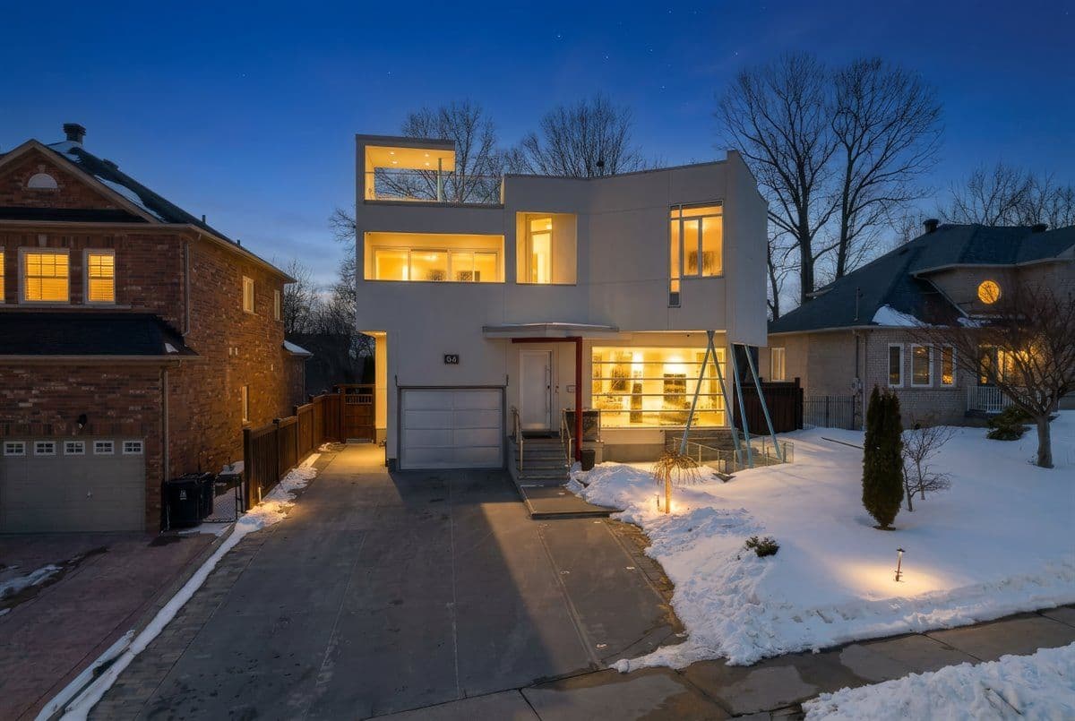 64 Aviemore Drive, Toronto W05, ON M9L 2L7