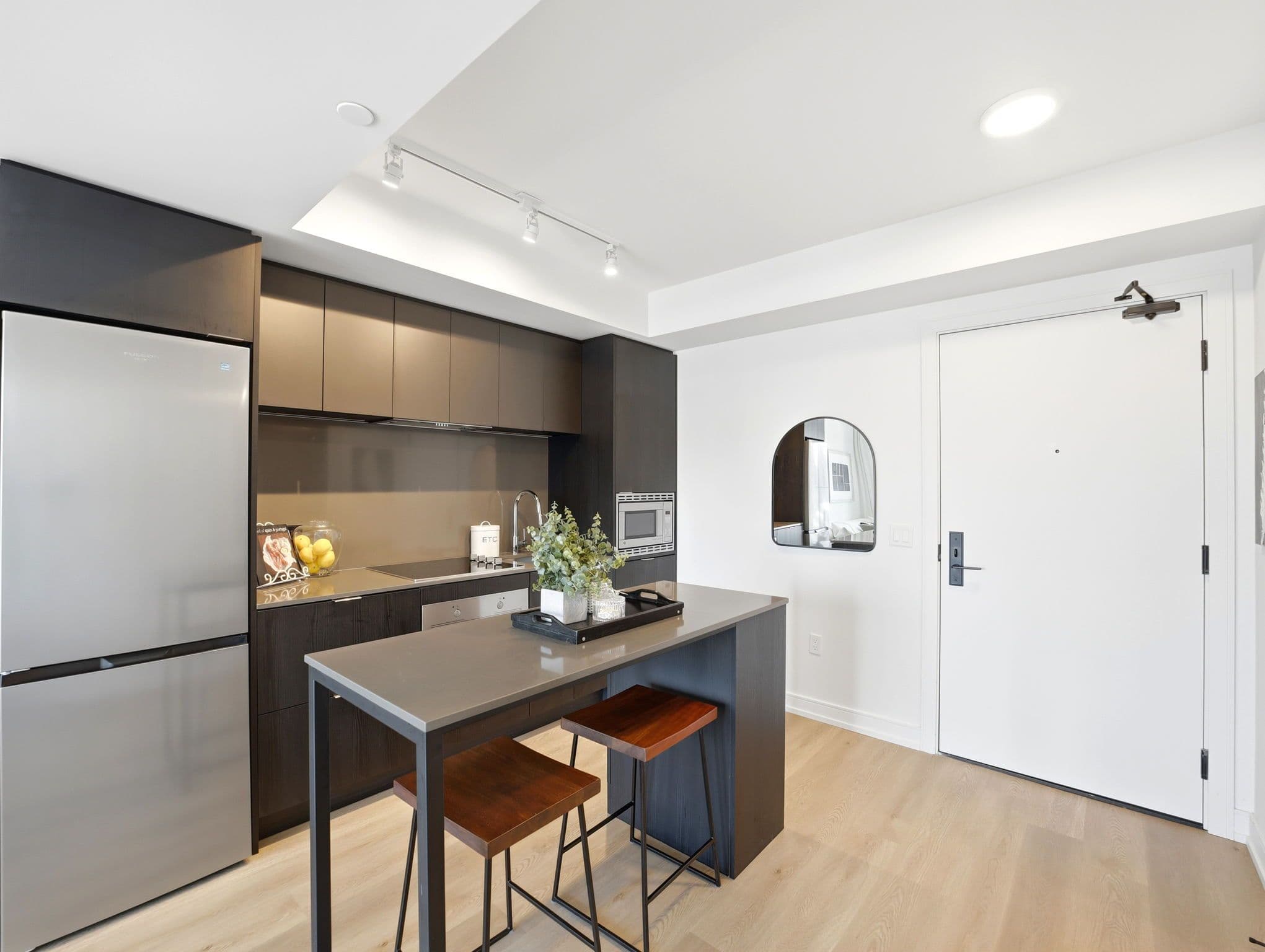 1 Jarvis Street 912, Hamilton, ON L8R 3J2