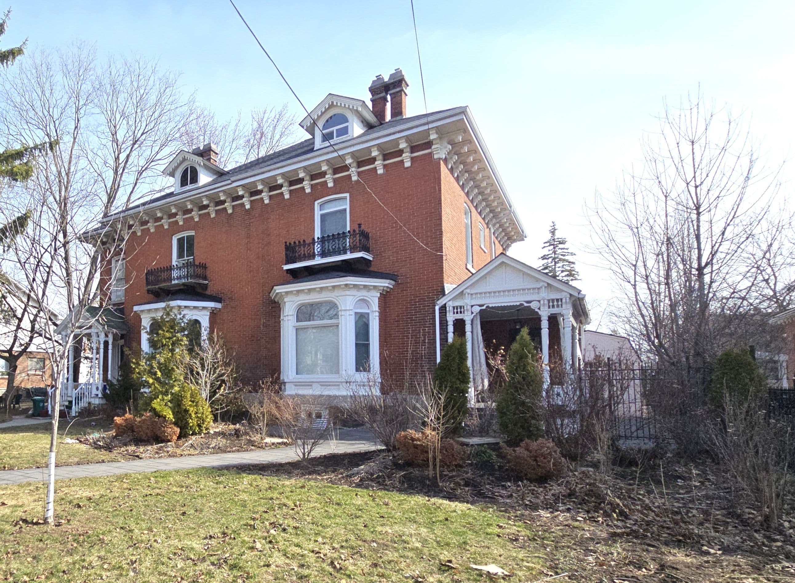 219 Charles Street, Belleville, ON K8N 3M3