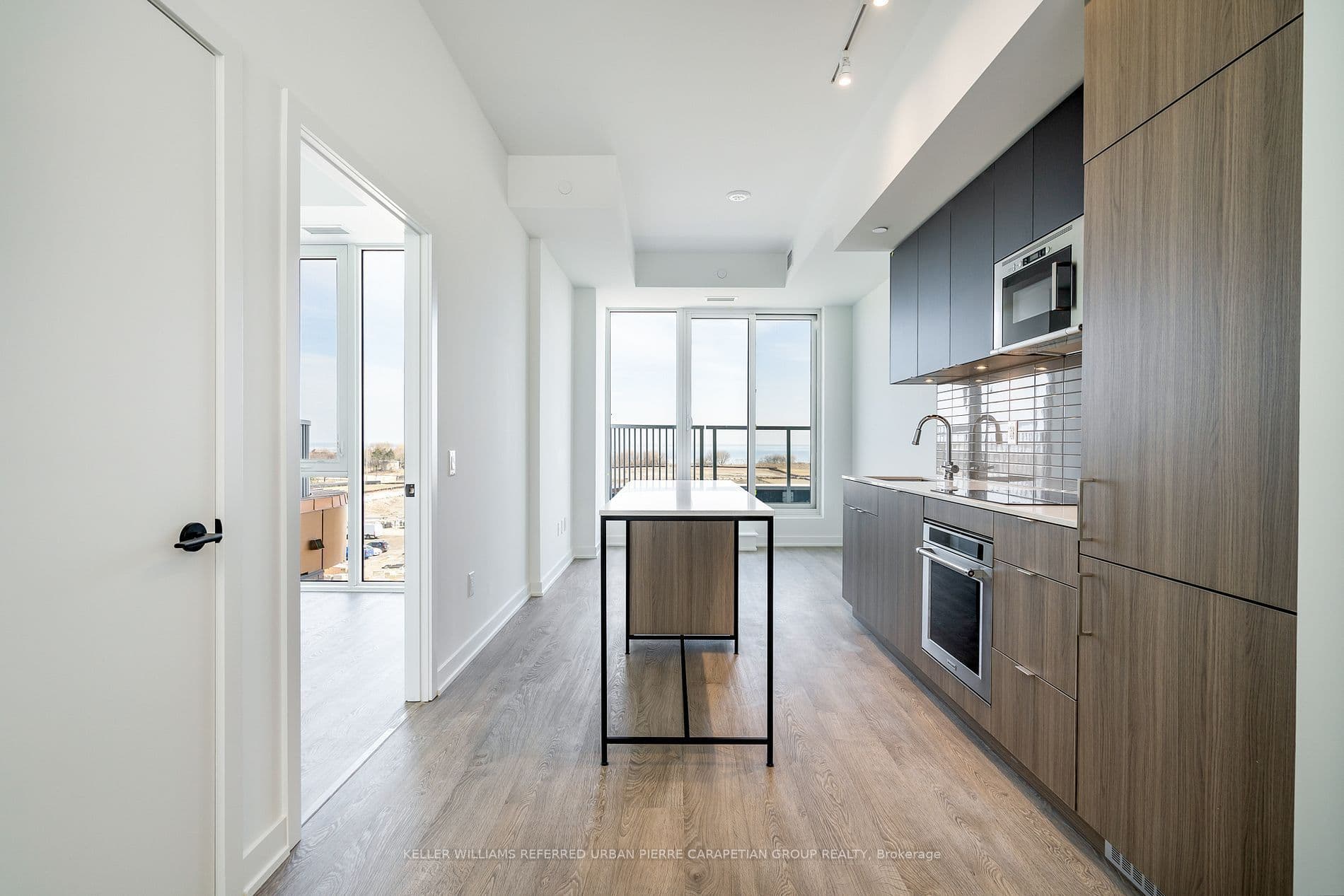 220 Missinnihe Way 511, Mississauga, ON L5H 1G5