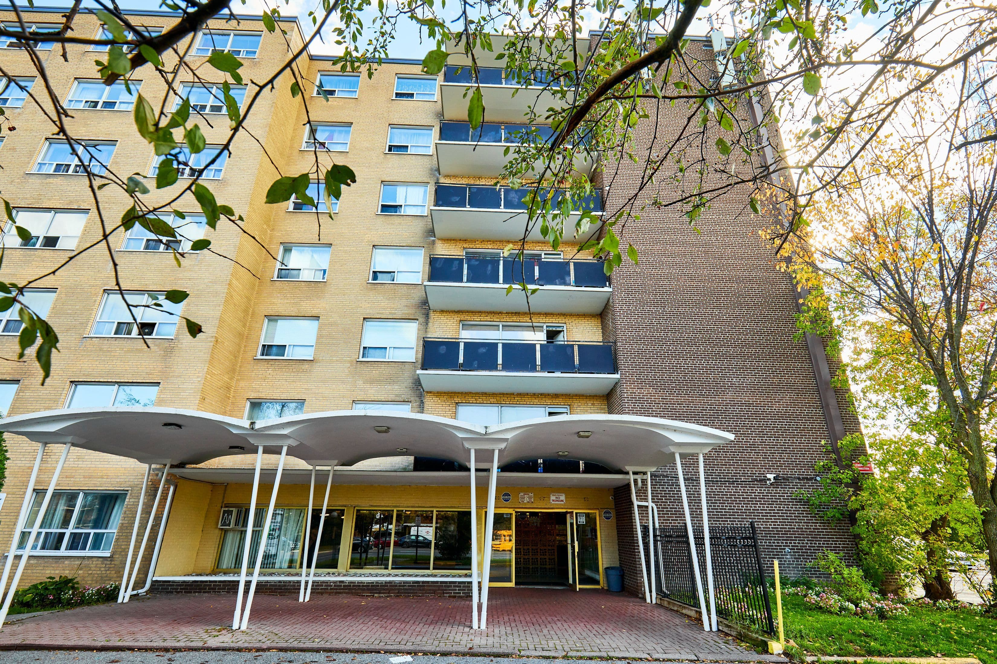 1765 Lawrence Avenue E 207, Toronto E04, ON M1R 2X8