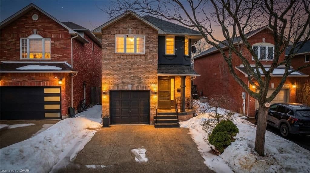2062 WESTMOUNT Drive, Oakville, ON L6M 3P2