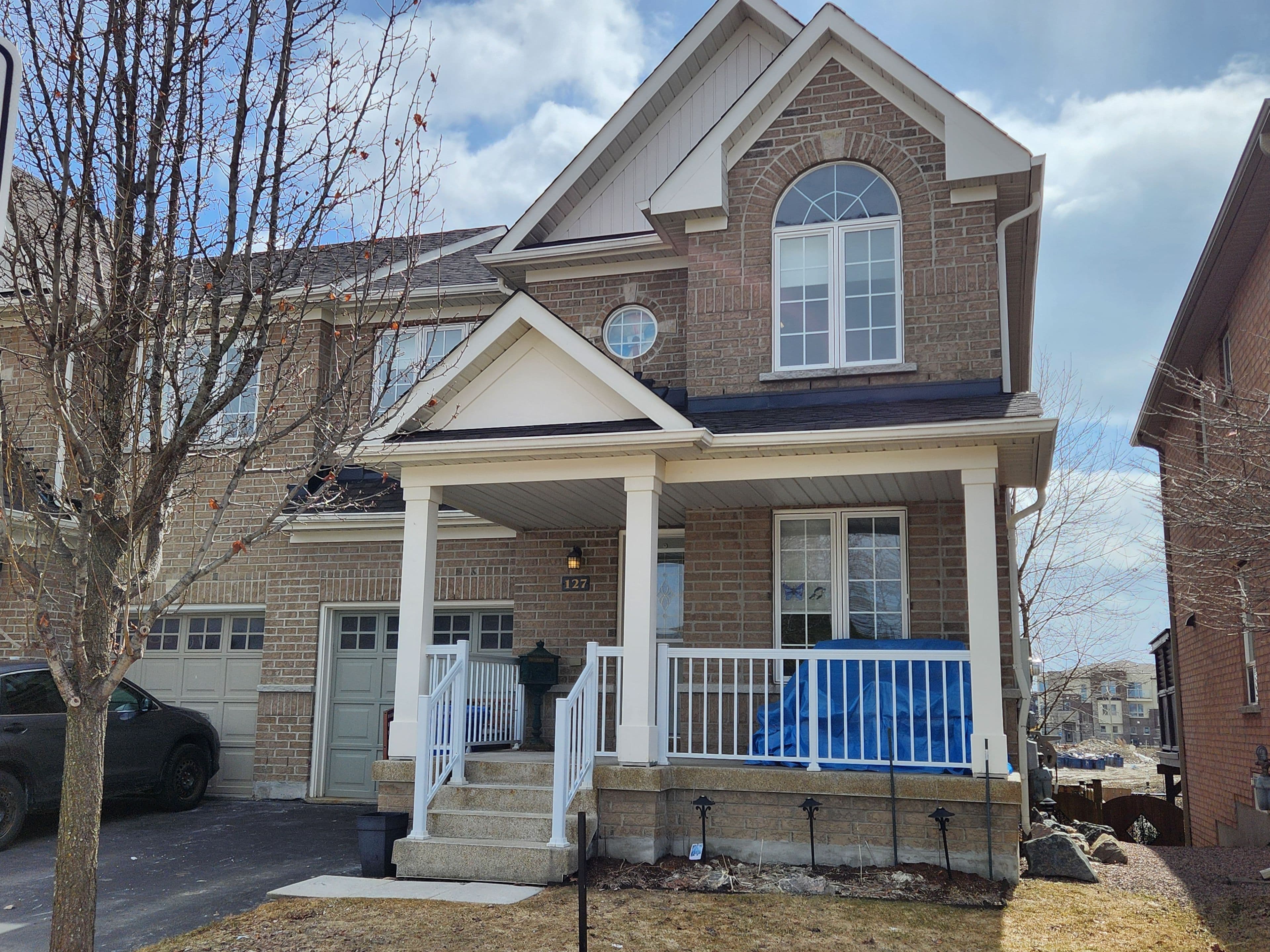 127 Knapton Drive, Newmarket, ON L3X 3B3