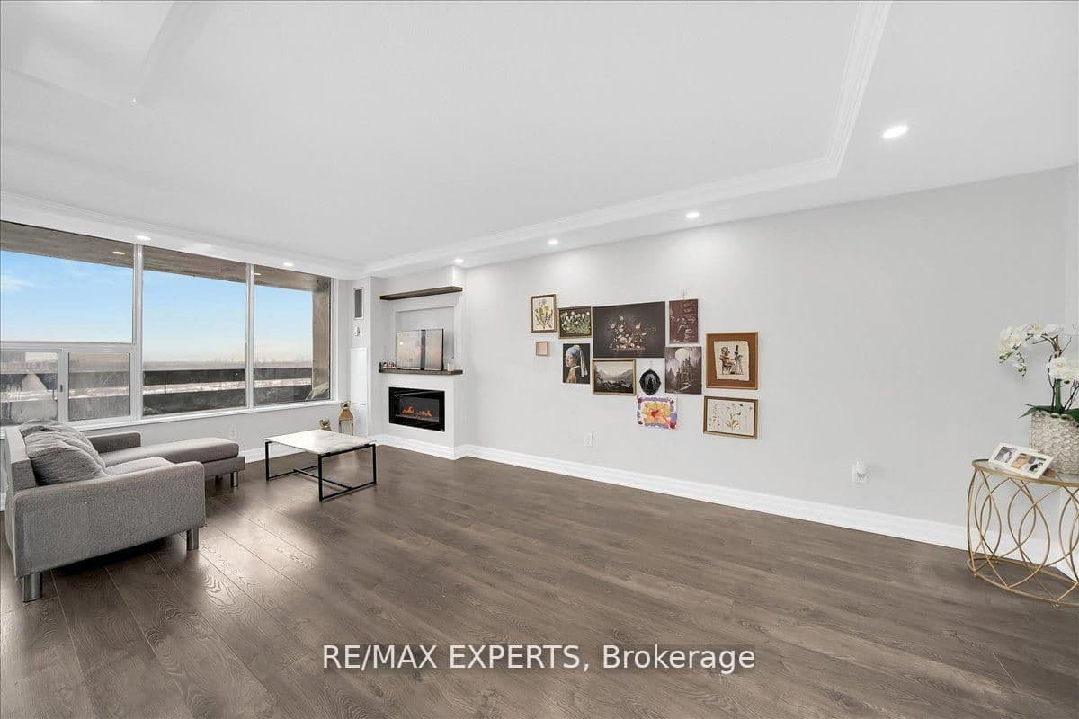 11 Wincott Drive 2115, Toronto W09, ON M9R 2R9