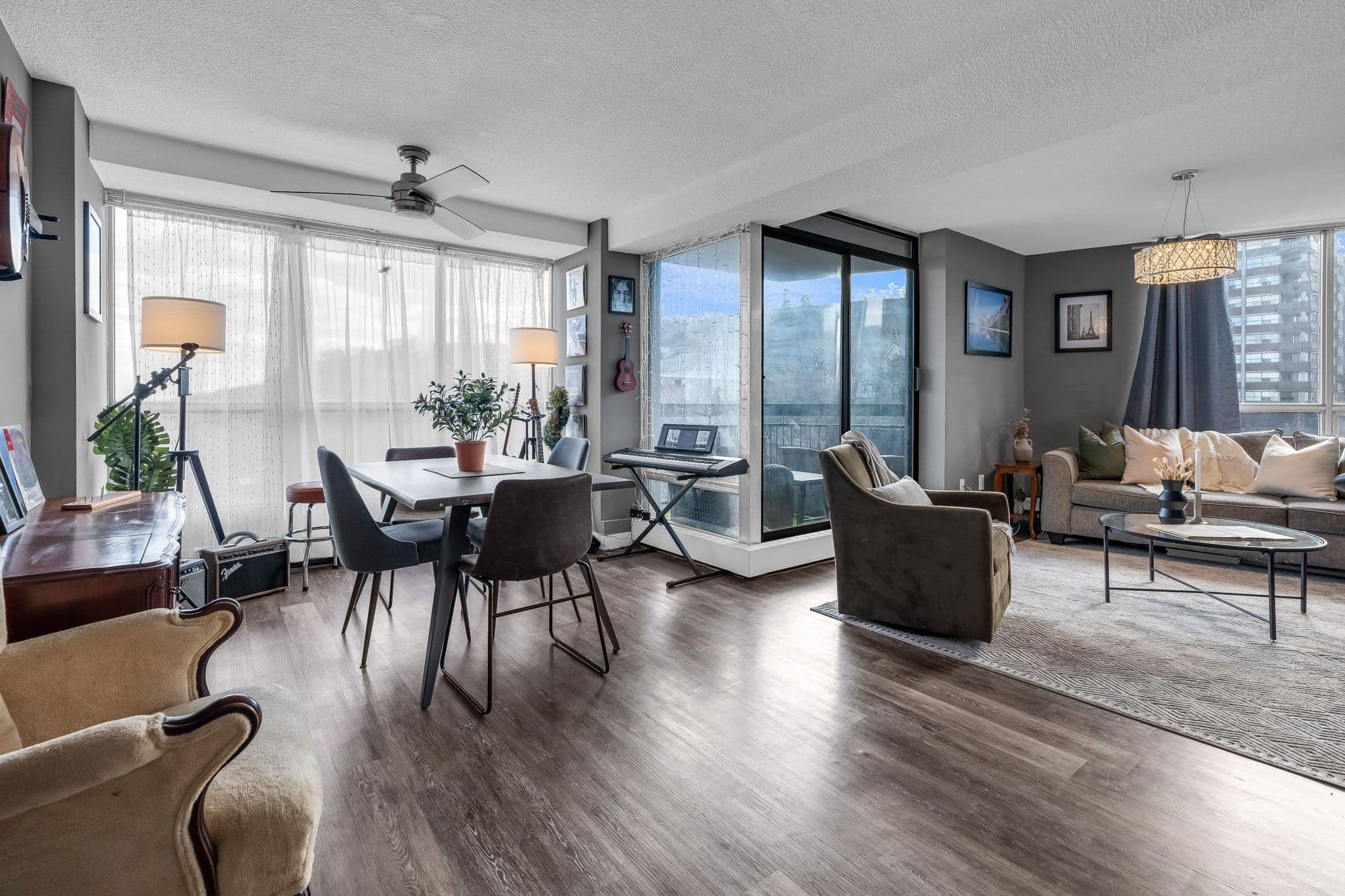 150 Charlton Avenue E 1406, Hamilton, ON L8N 3X3