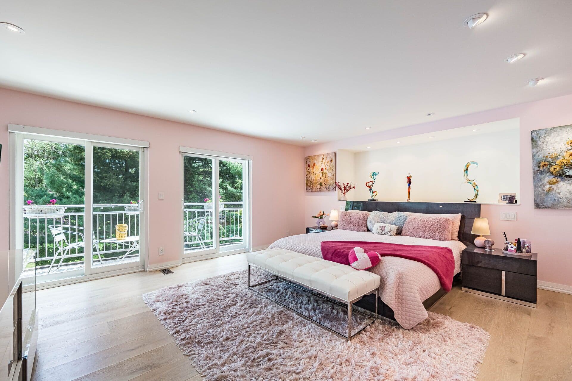 1 Friars Lane, Toronto W08, ON M9A 1T6