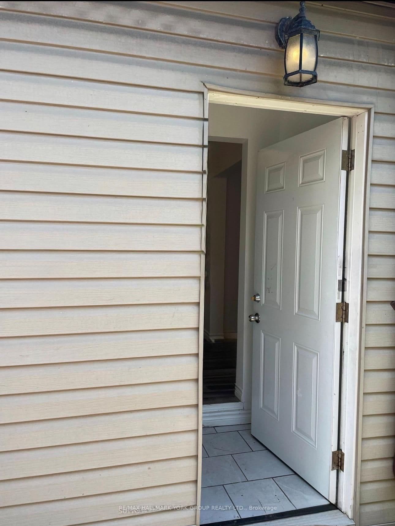 165 Anne Street S Main Rear, Barrie, ON L4N 2E4