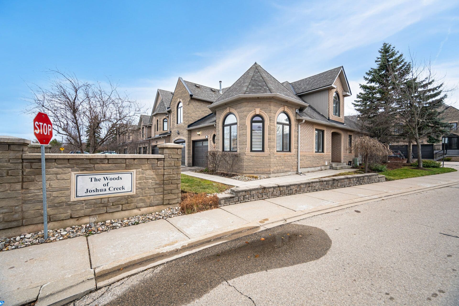 2250 Rockingham Drive 1, Oakville, ON L6H 6J3