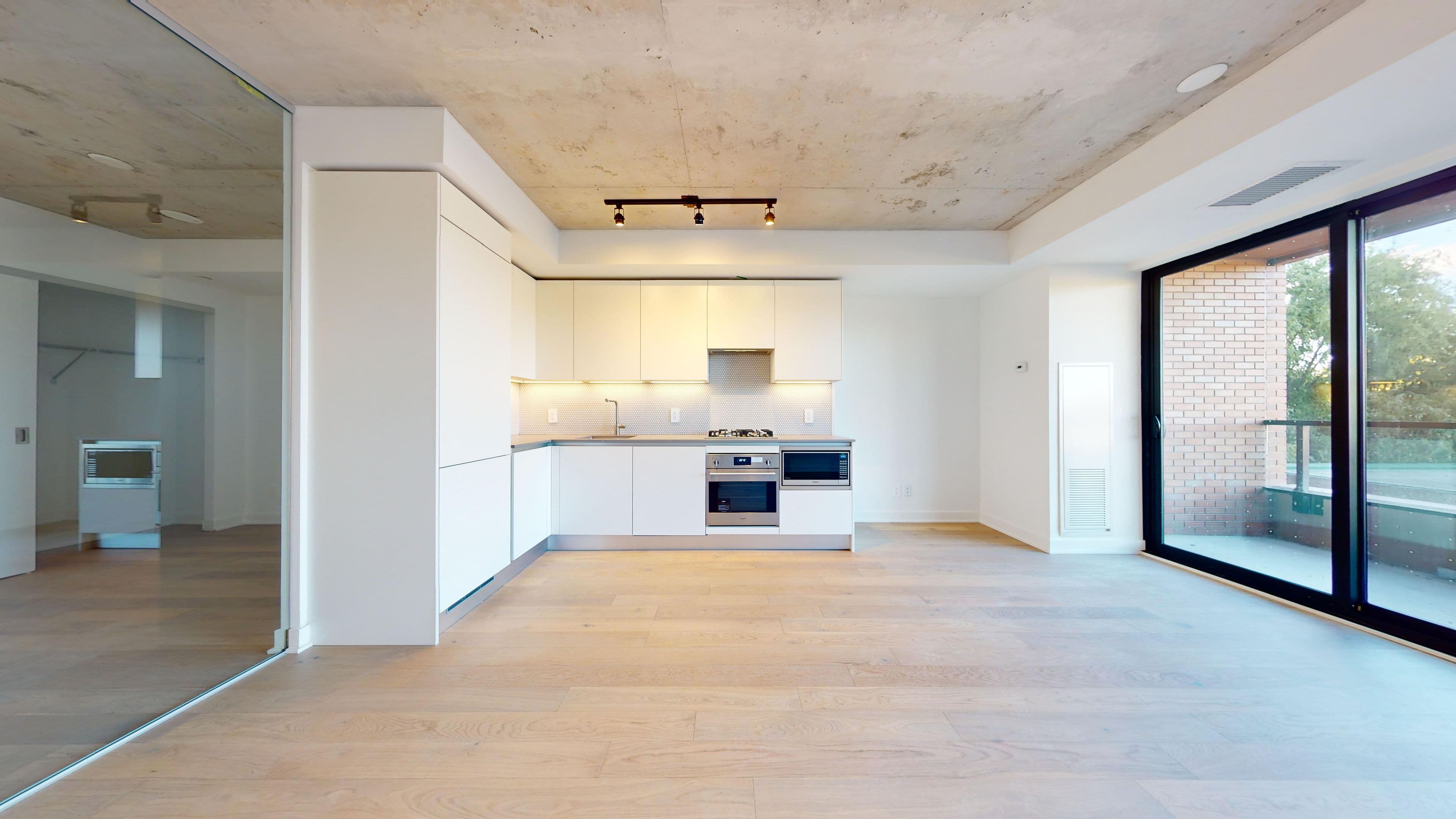 2720 Dundas Street W 317, Toronto W02, ON M6P 0C3