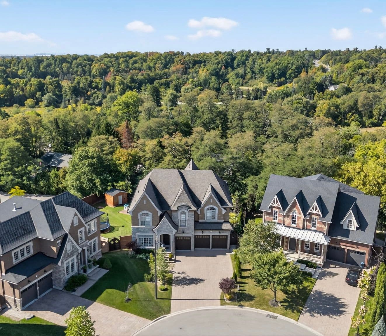 10 Annsleywood Court, Vaughan, ON L4H 4G6