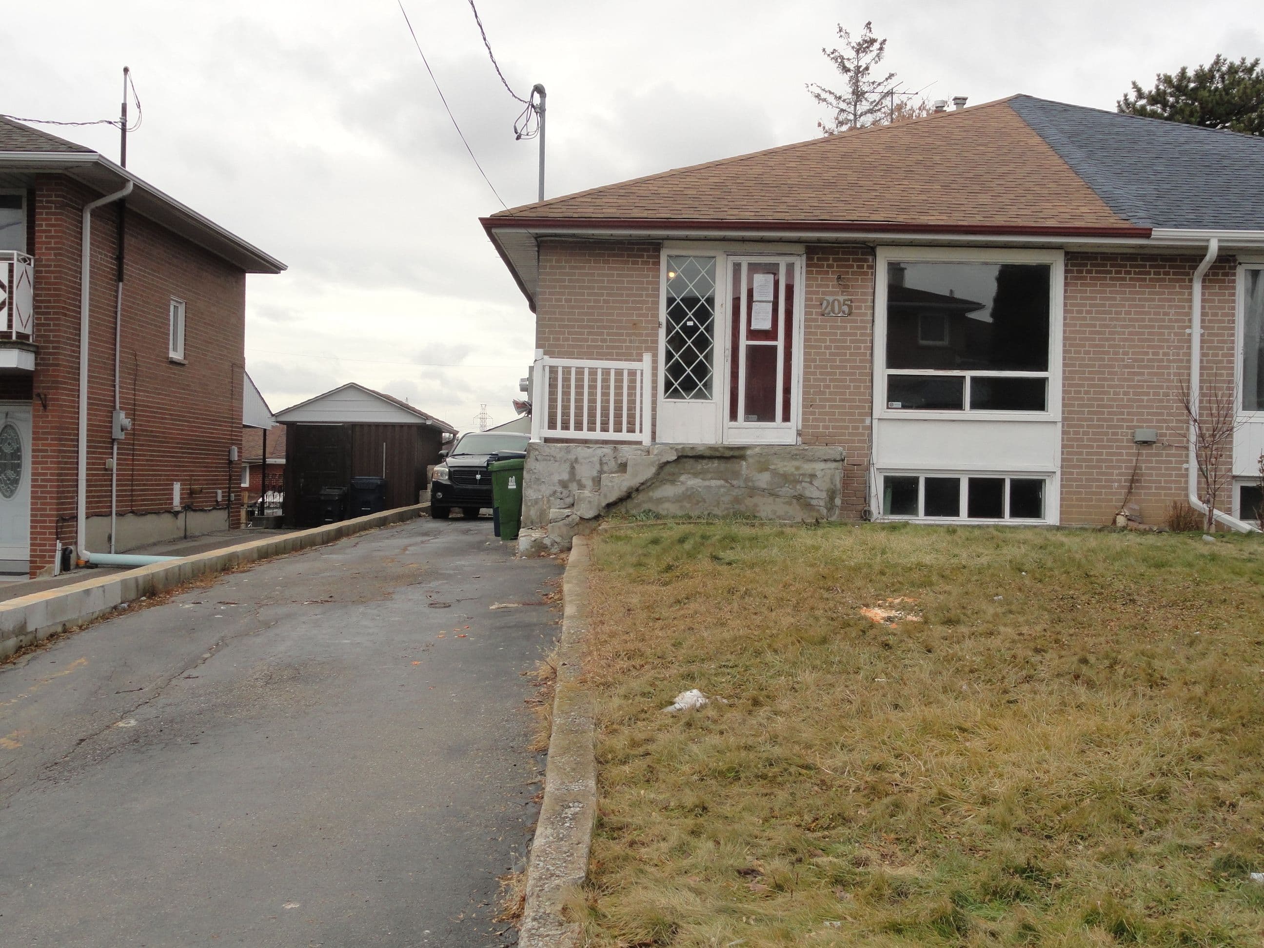 205 St Lucie Drive, Toronto W05, ON M9M 1T4