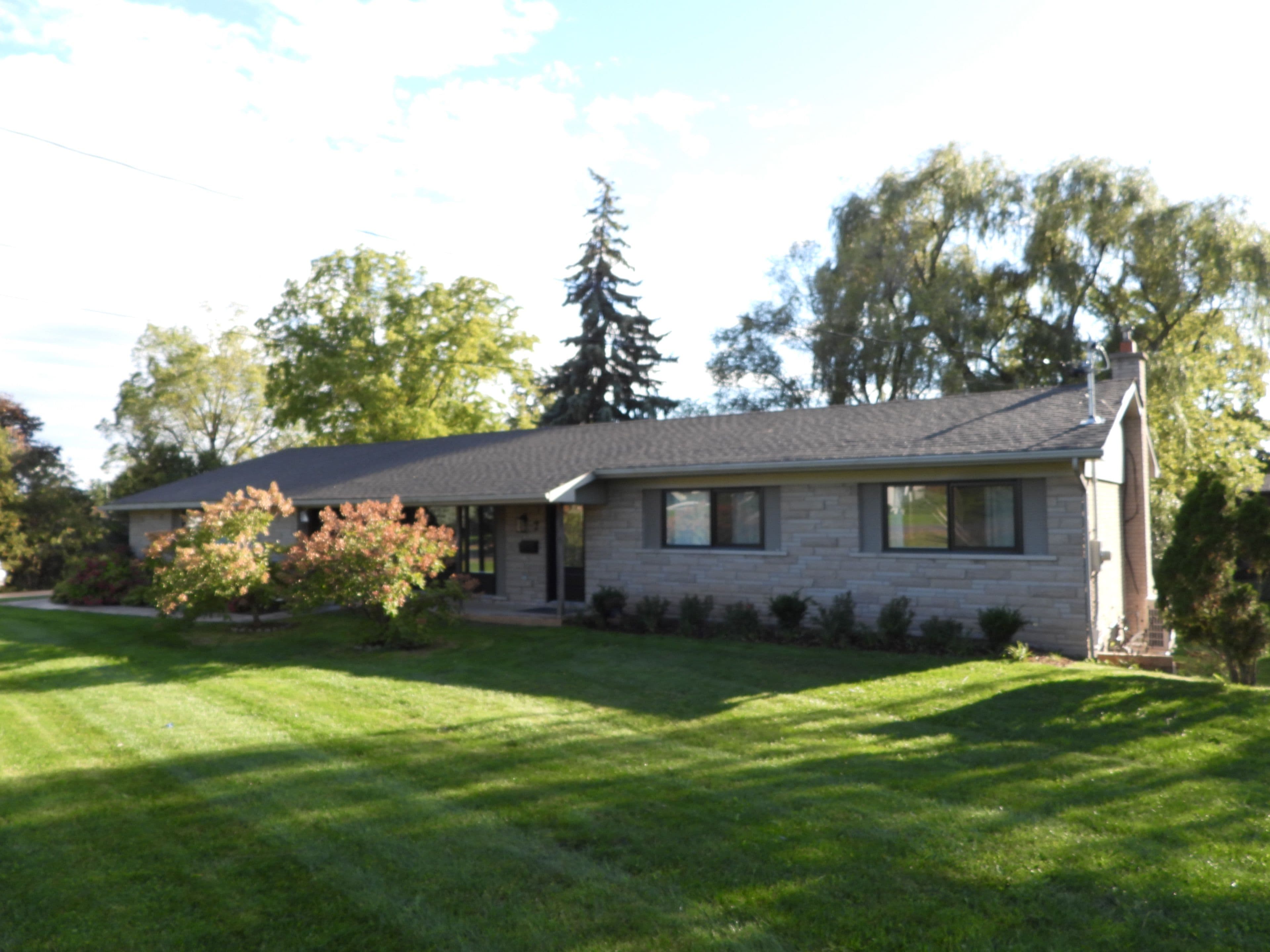 7 Bayview Avenue Basement, Hamilton, ON L9H 7G4