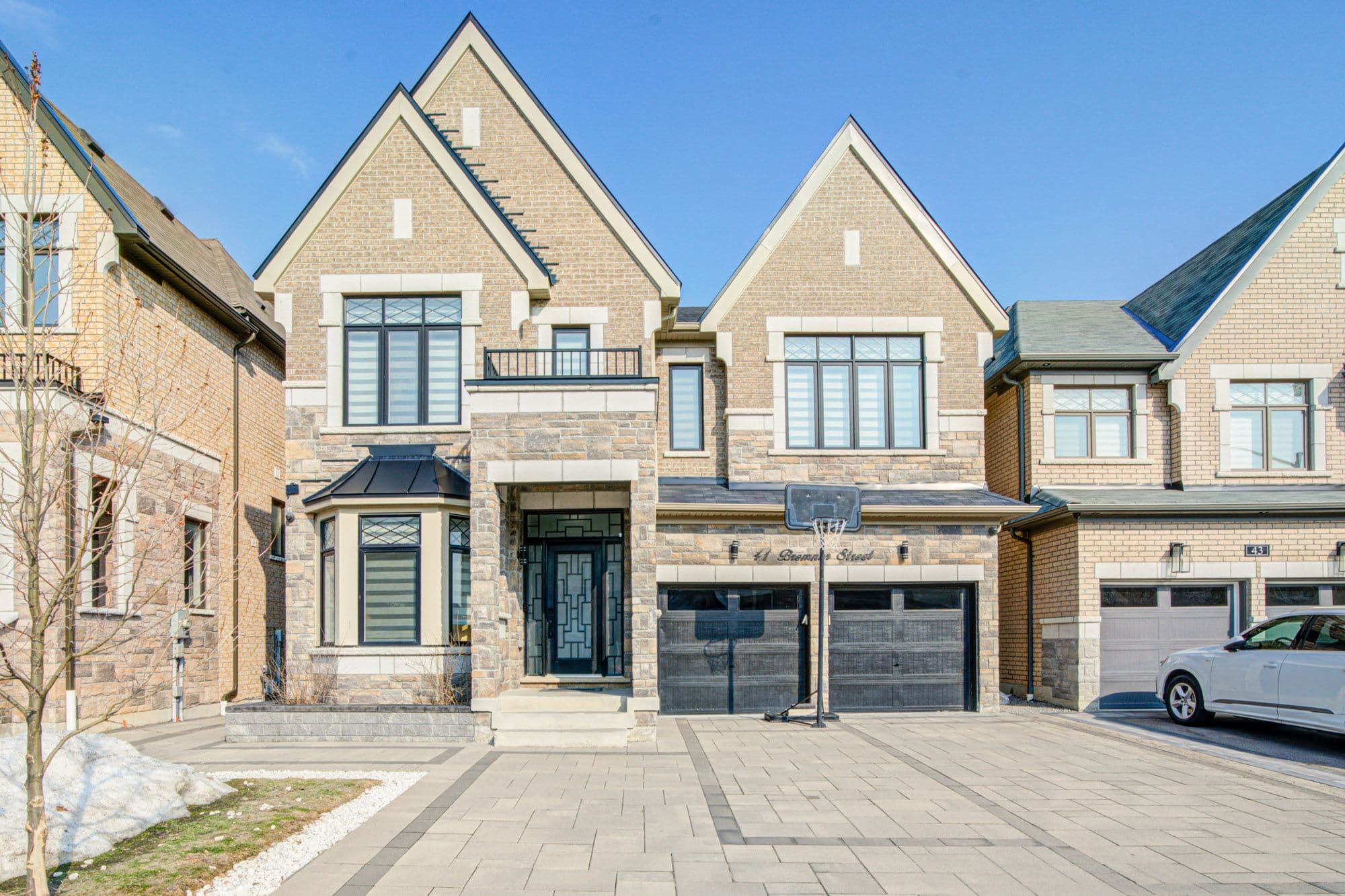 41 Bremner Street, Whitby, ON L1R 0P8