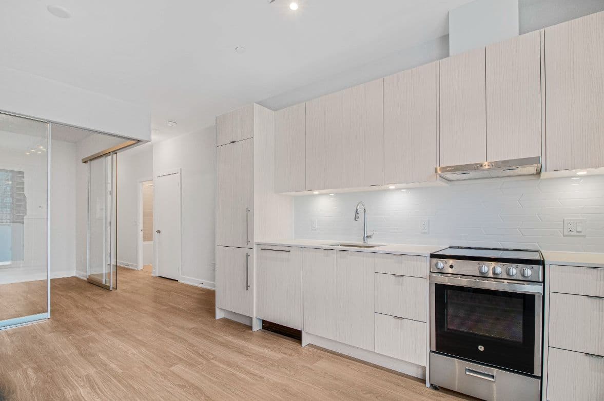 4130 Parkside Village Drive 2509, Mississauga, ON L5B 0L7