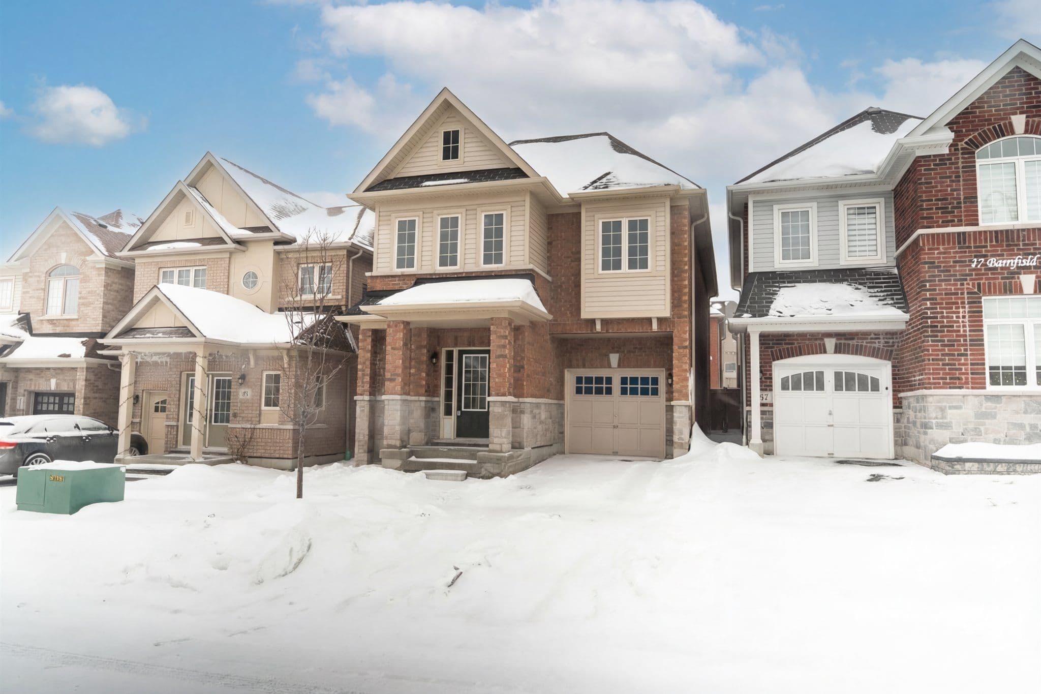 39 Barnfield Crescent, Ajax, ON L1Z 0T3
