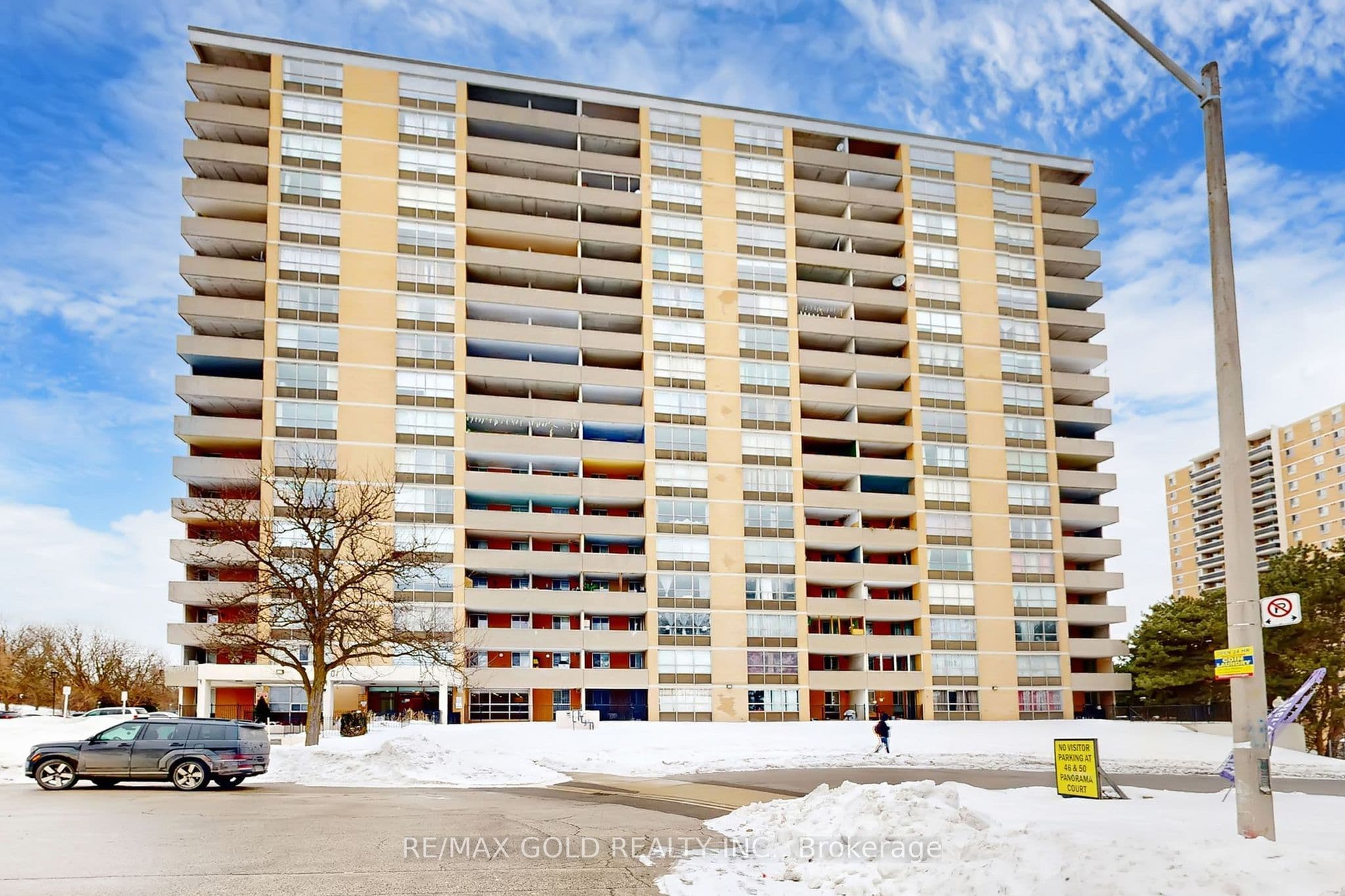 40 Panorama Court 711, Toronto W10, ON M9V 4M1