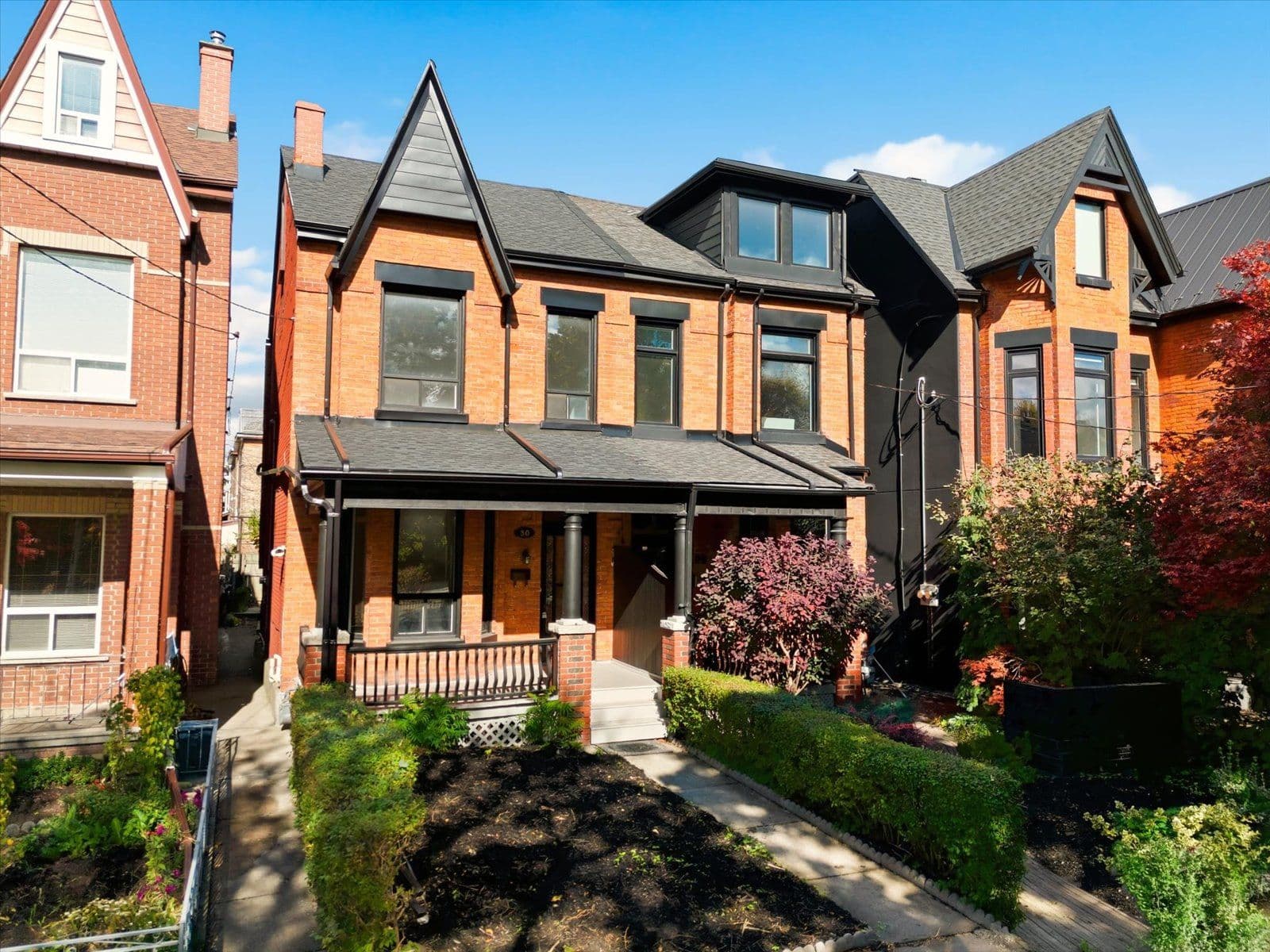 30 Ulster Street, Toronto C01, ON M5S 1E3