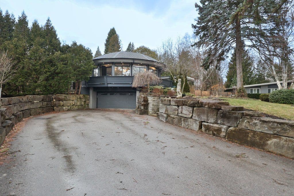 1352 Nocturne Court, Mississauga, ON L5H 2L8