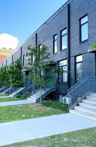 1720 Simcoe Street N 10-3, Oshawa, ON L1G 4X9