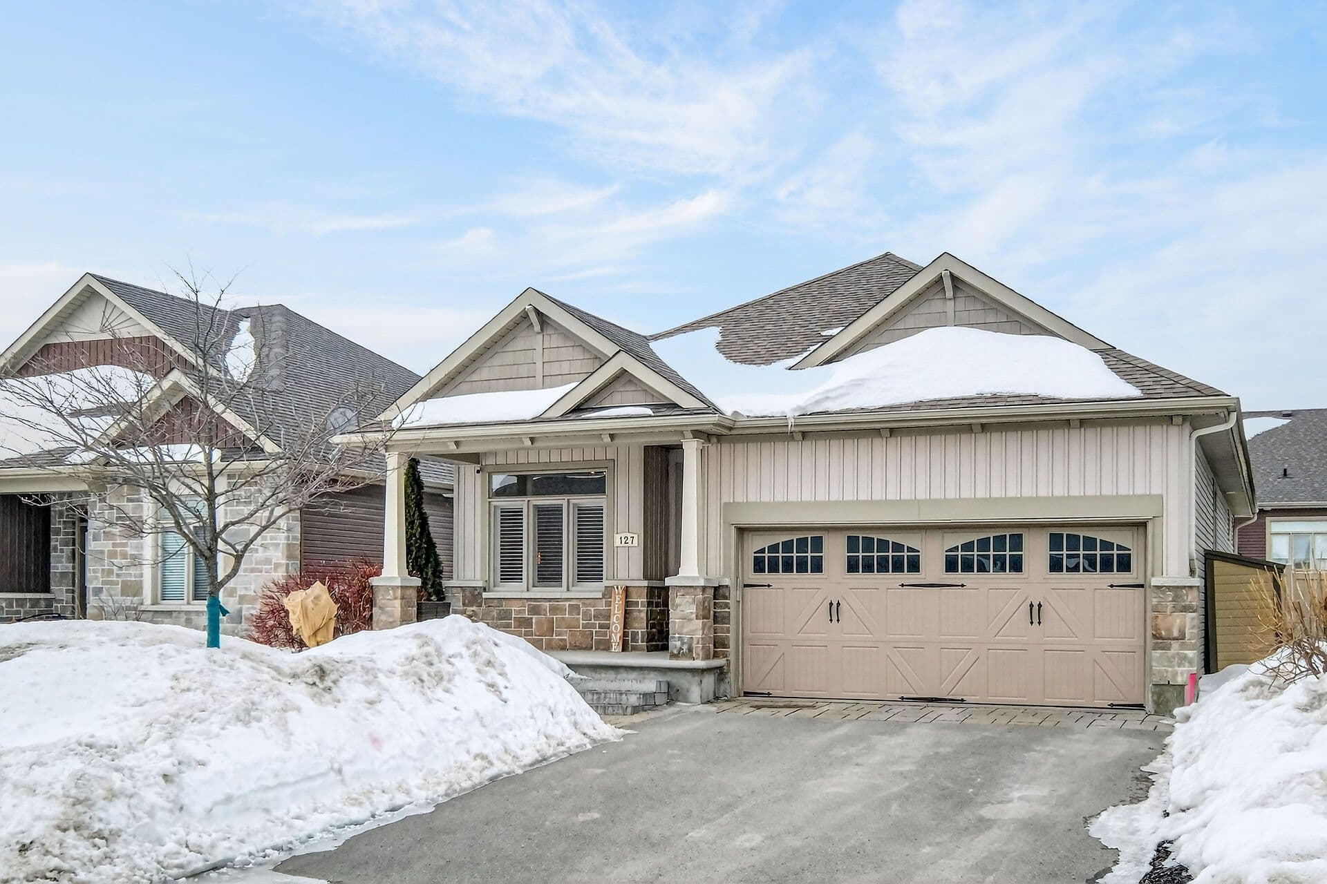 127 Elfin Grove, Kanata, ON K2V 0B9