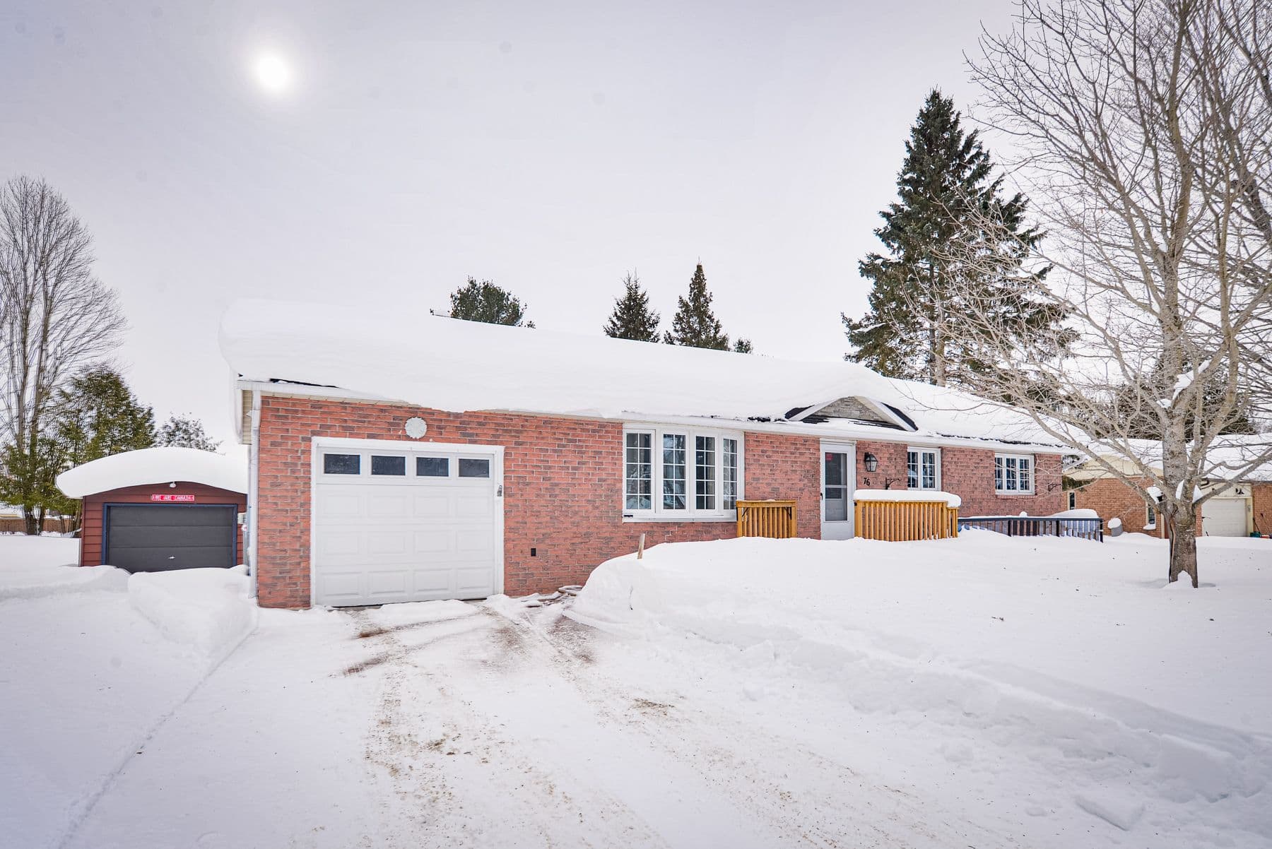76 Westvale Drive, Bracebridge, ON P1L 1B3