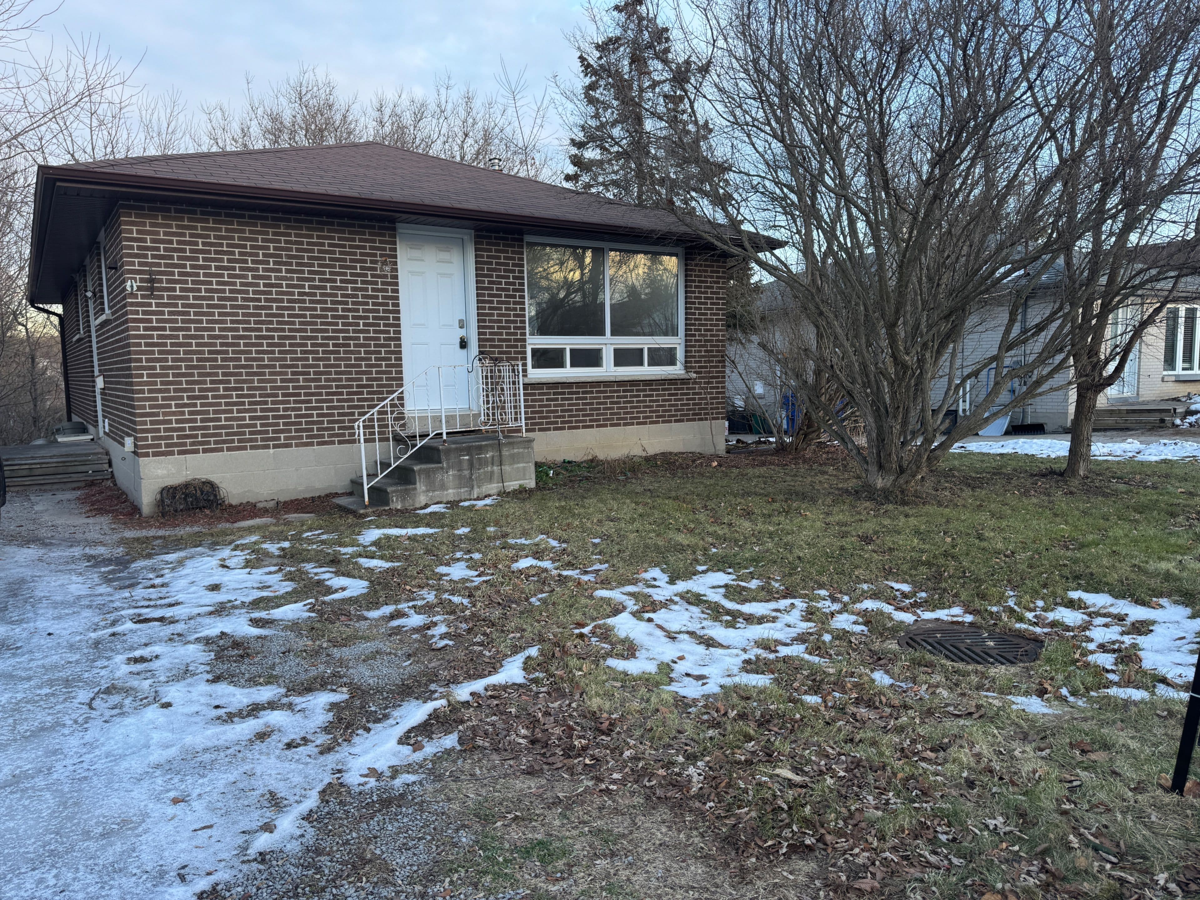 75 Bolton Avenue, Newmarket, ON L3Y 2X3