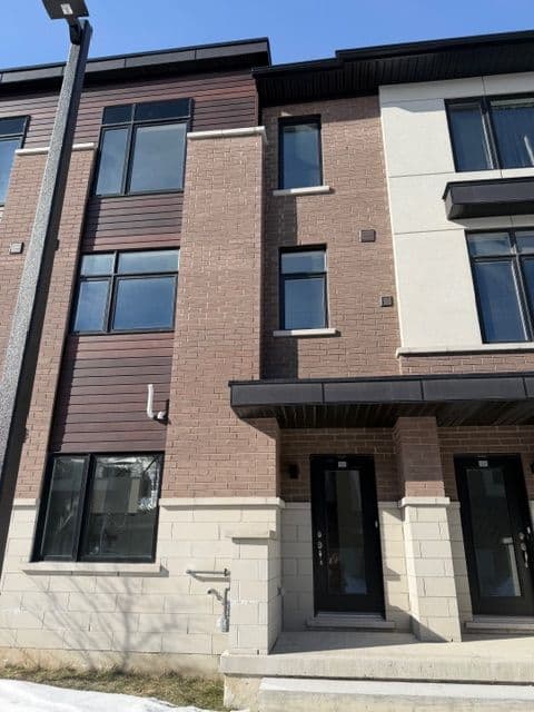 1695 Dersan Street 1202, Pickering, ON L1X 0S9