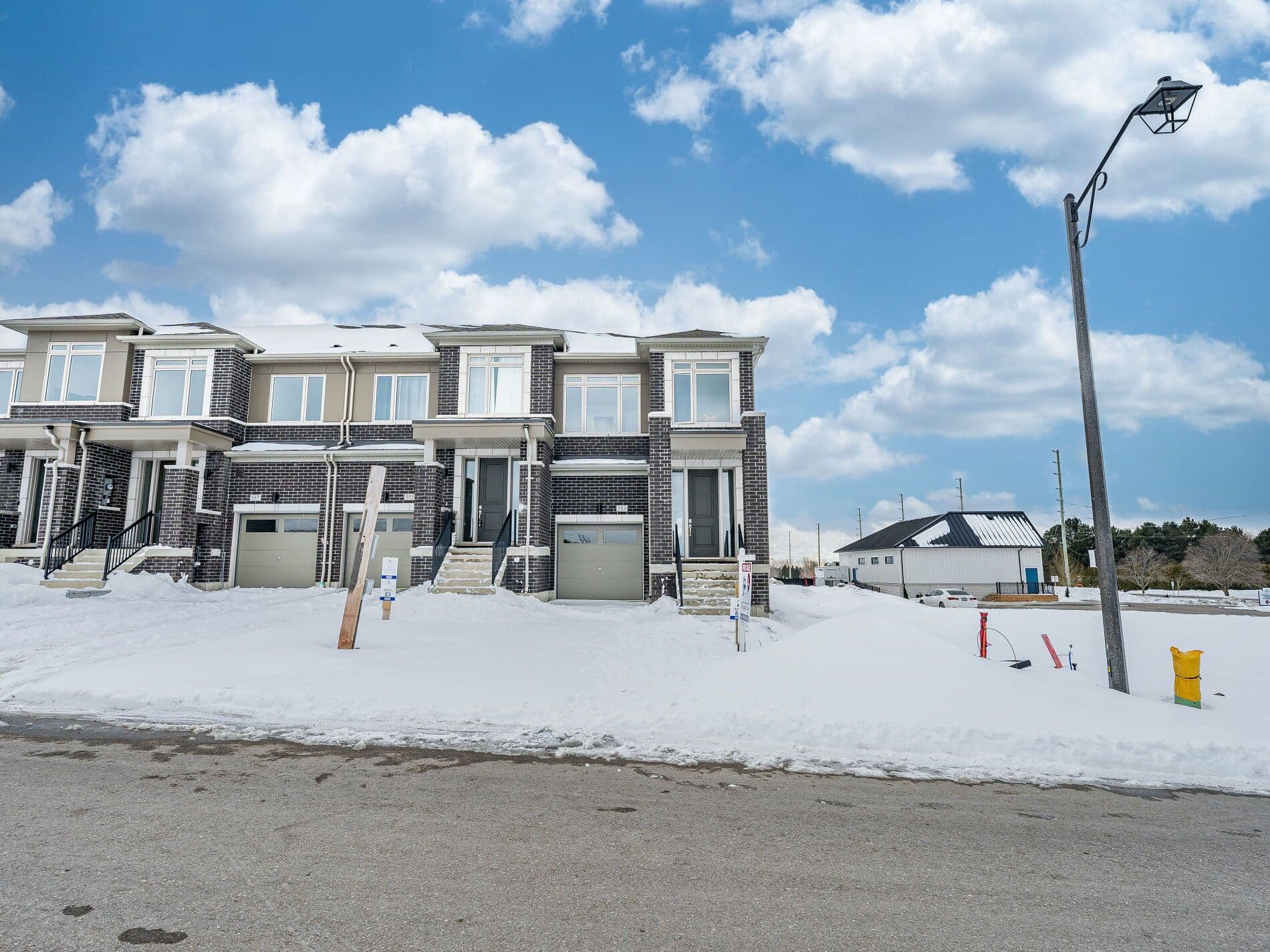 553 TED MARKS Drive, Oshawa, ON L1L 0X3