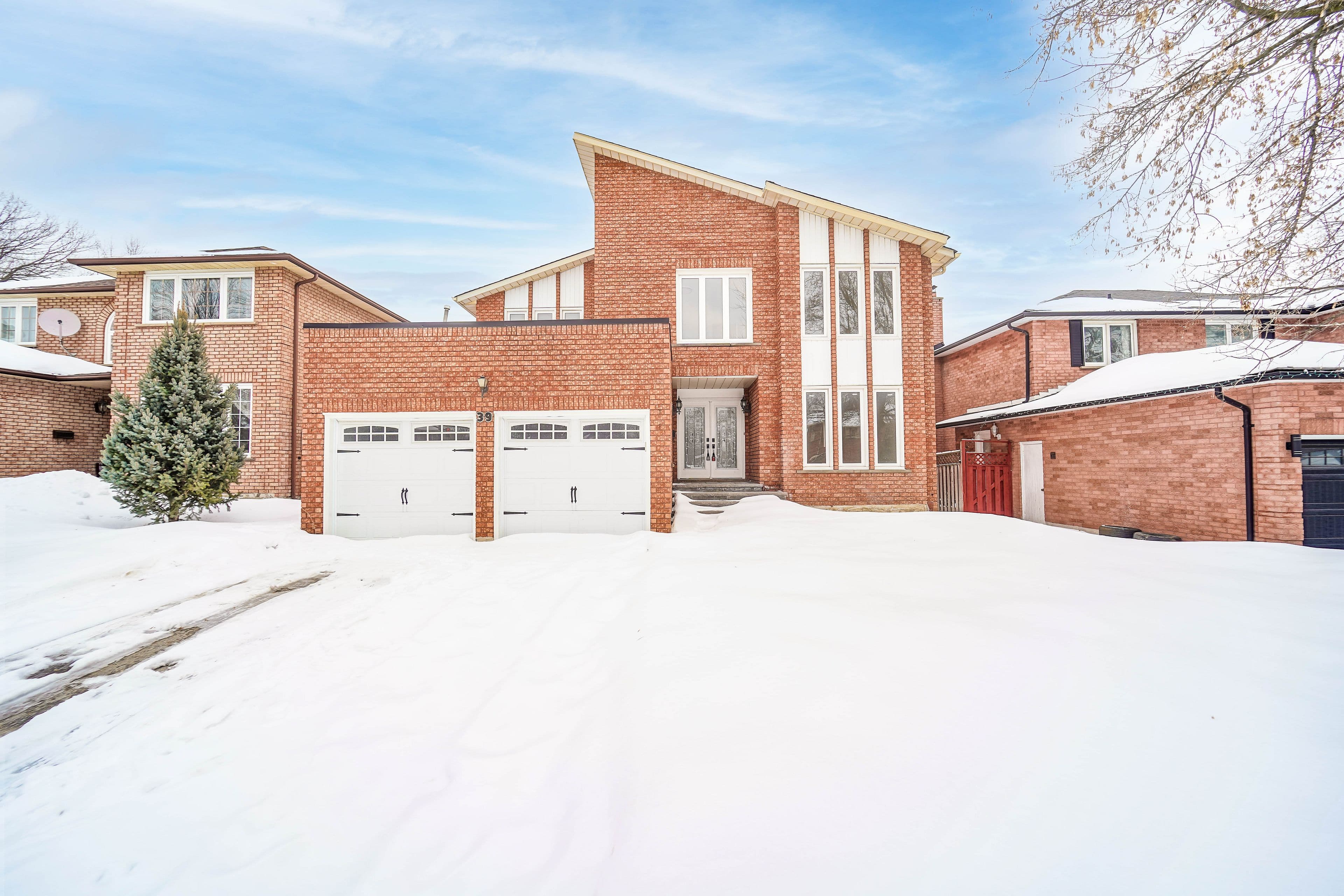 39 Shaftsbury Avenue, Richmond Hill, ON L4C 9K3