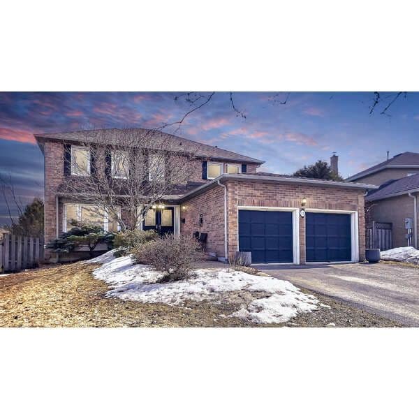 15 Beatty Crescent, Aurora, ON L4G 5V2
