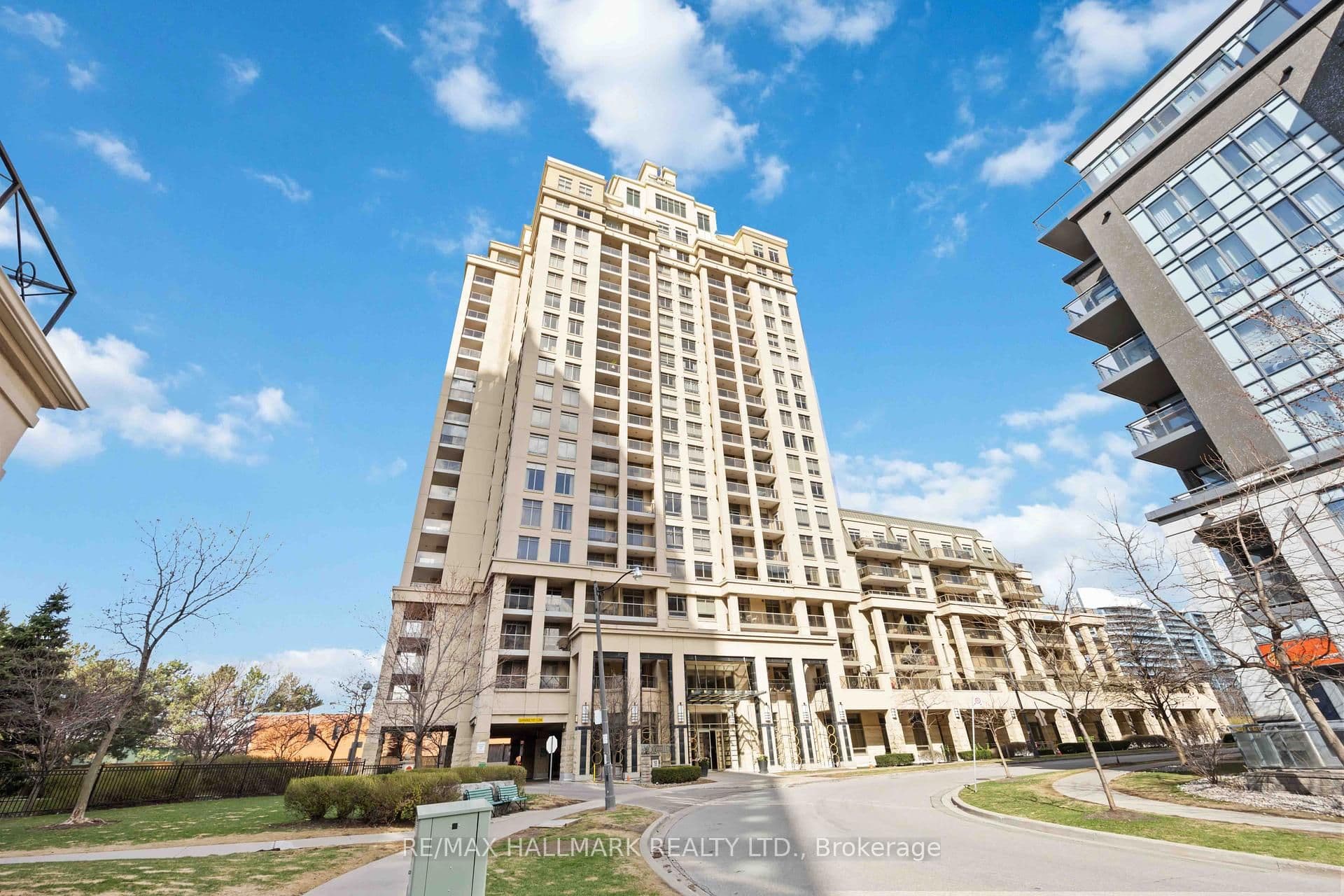 18 Kenaston Gardens 1809, Toronto C15, ON M2K 1G8