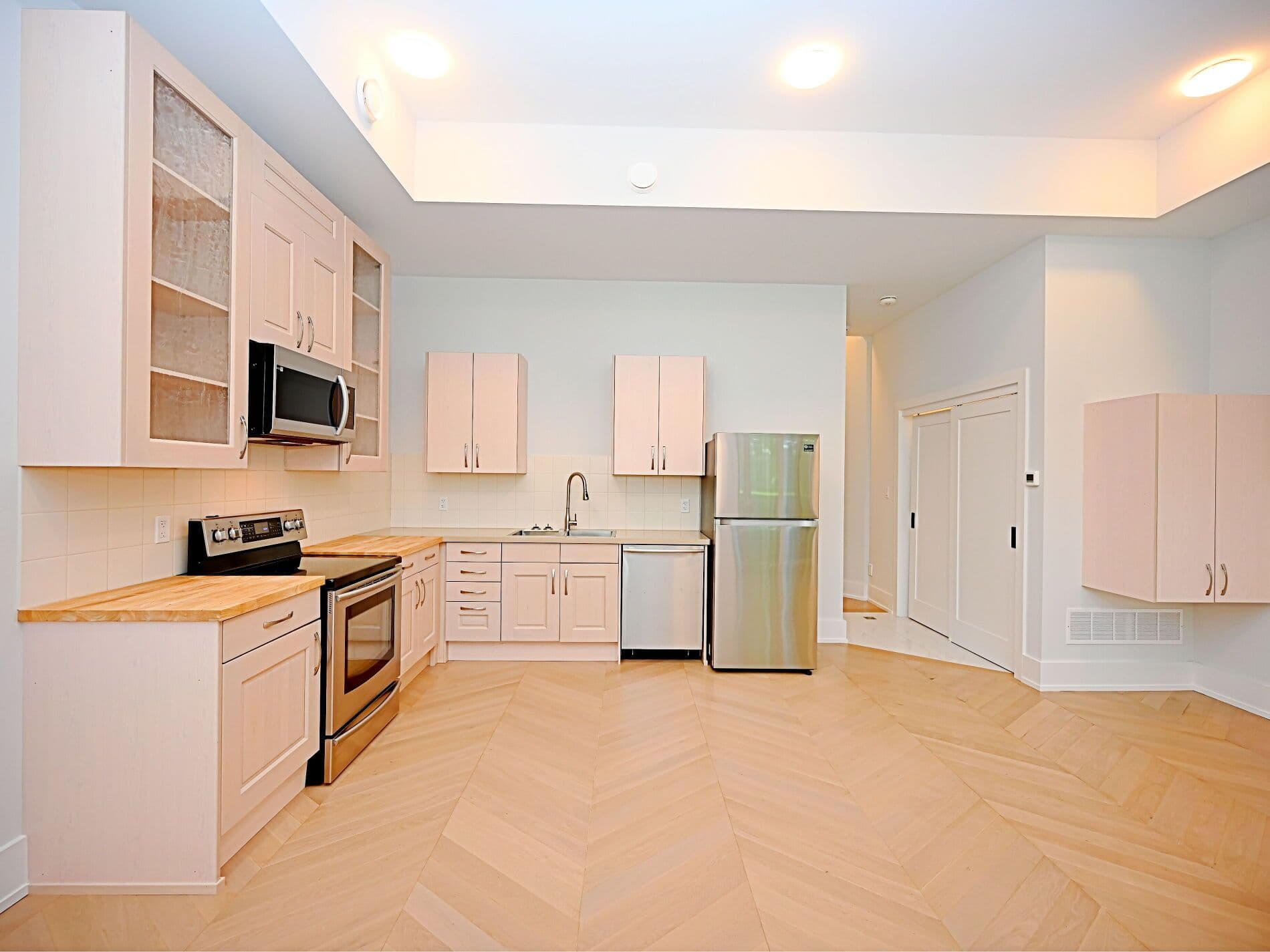 50B Woodlawn Avenue, Mississauga, ON L5G 3K6