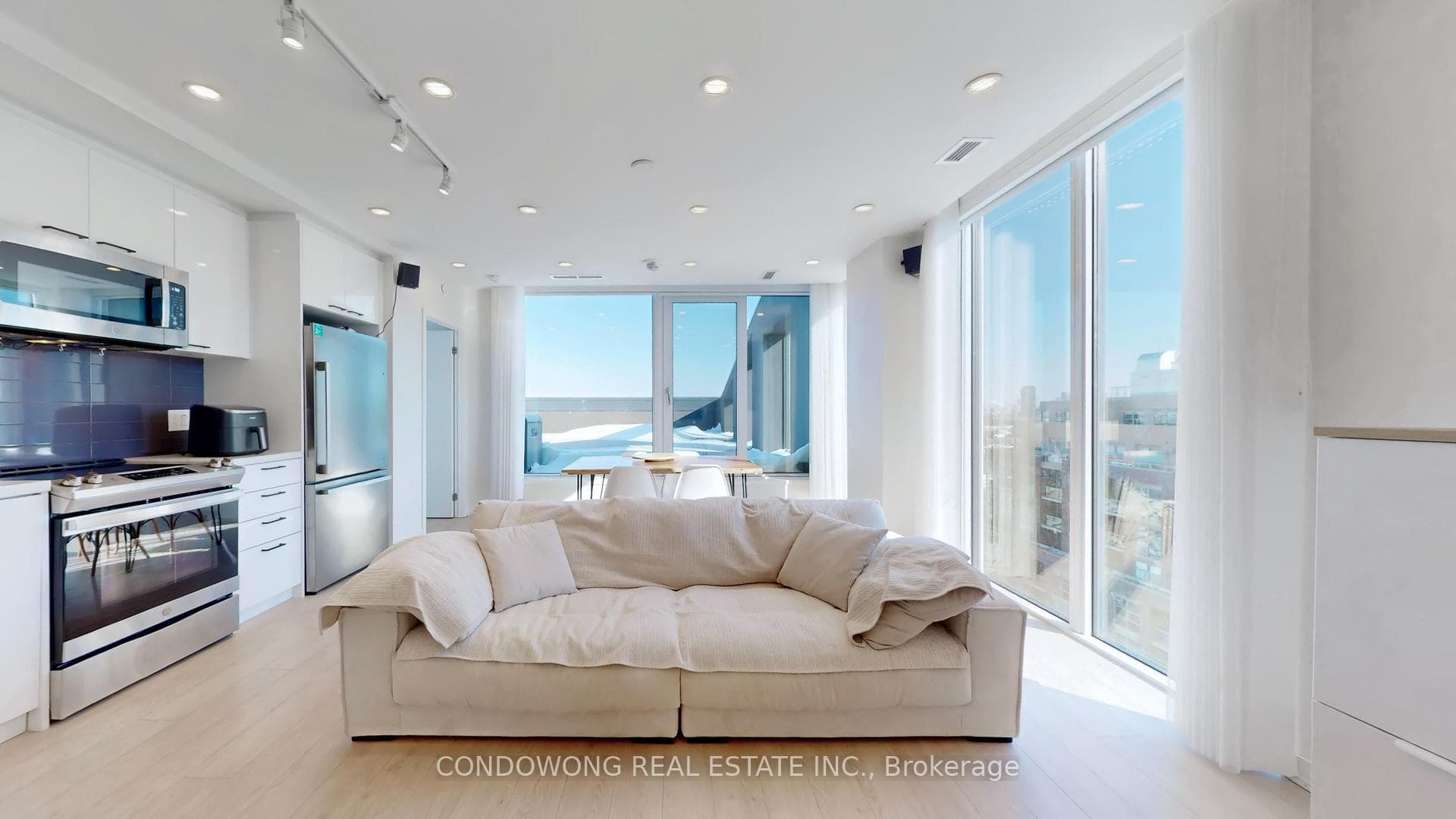 1808 St Clair Avenue W 1101, Toronto W03, ON M6N 0C1