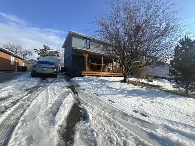 39 Crittenden Square basement, Toronto E11, ON M1B 1V2