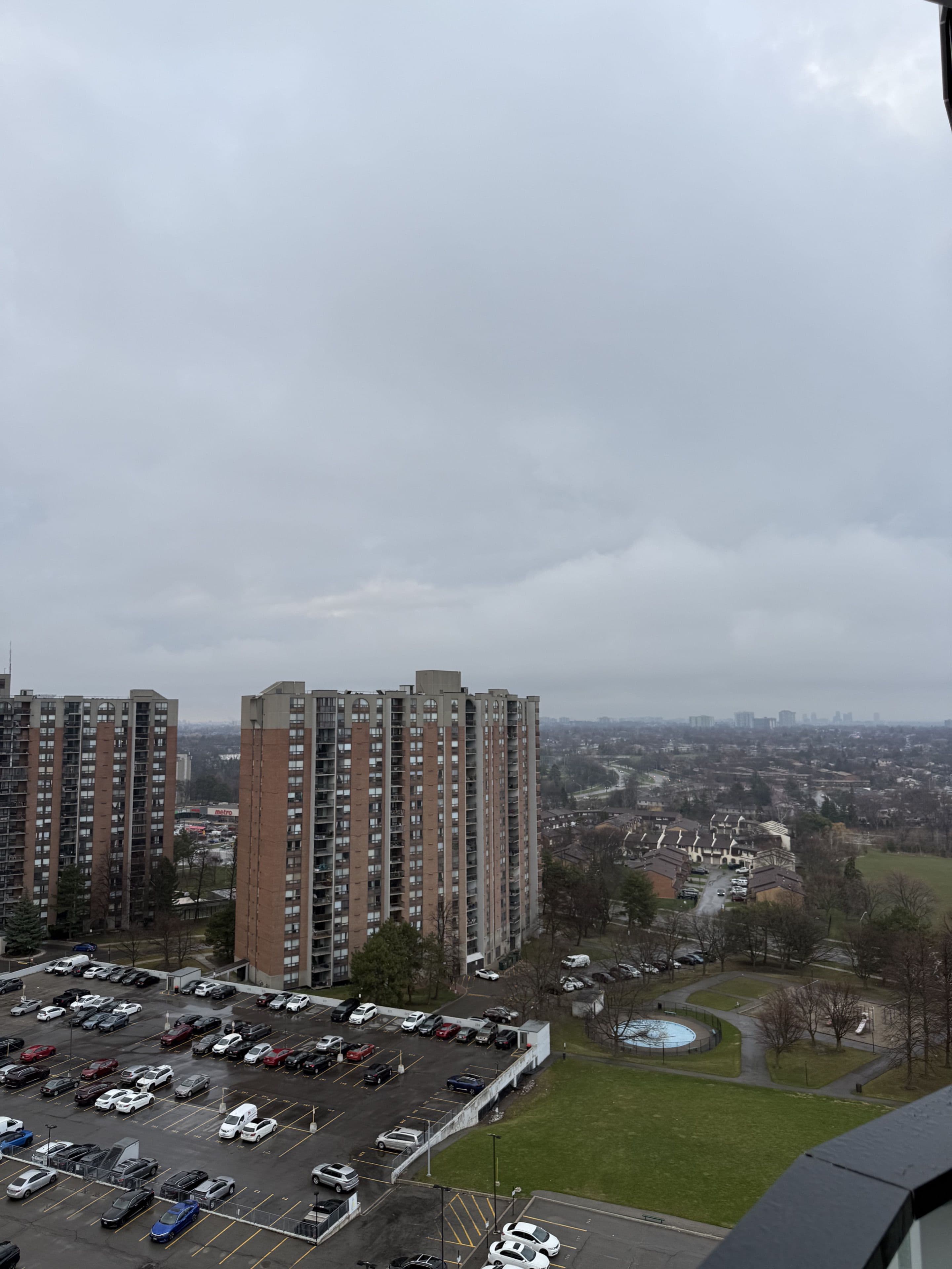 1 Fairview Road E 1205, Mississauga, ON L5A 4C6