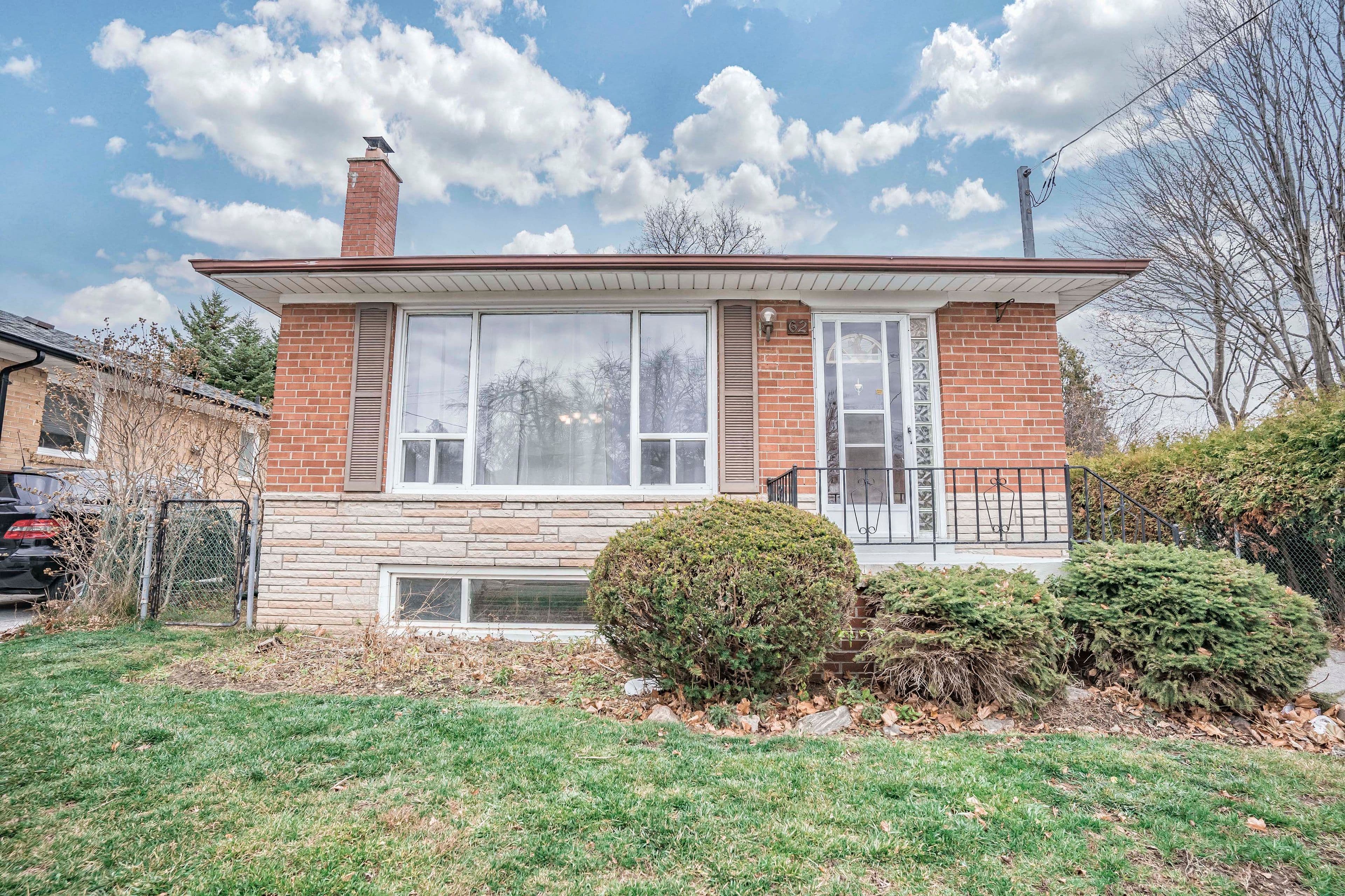 62 Slan Avenue Main, Toronto E09, ON M1G 3B8