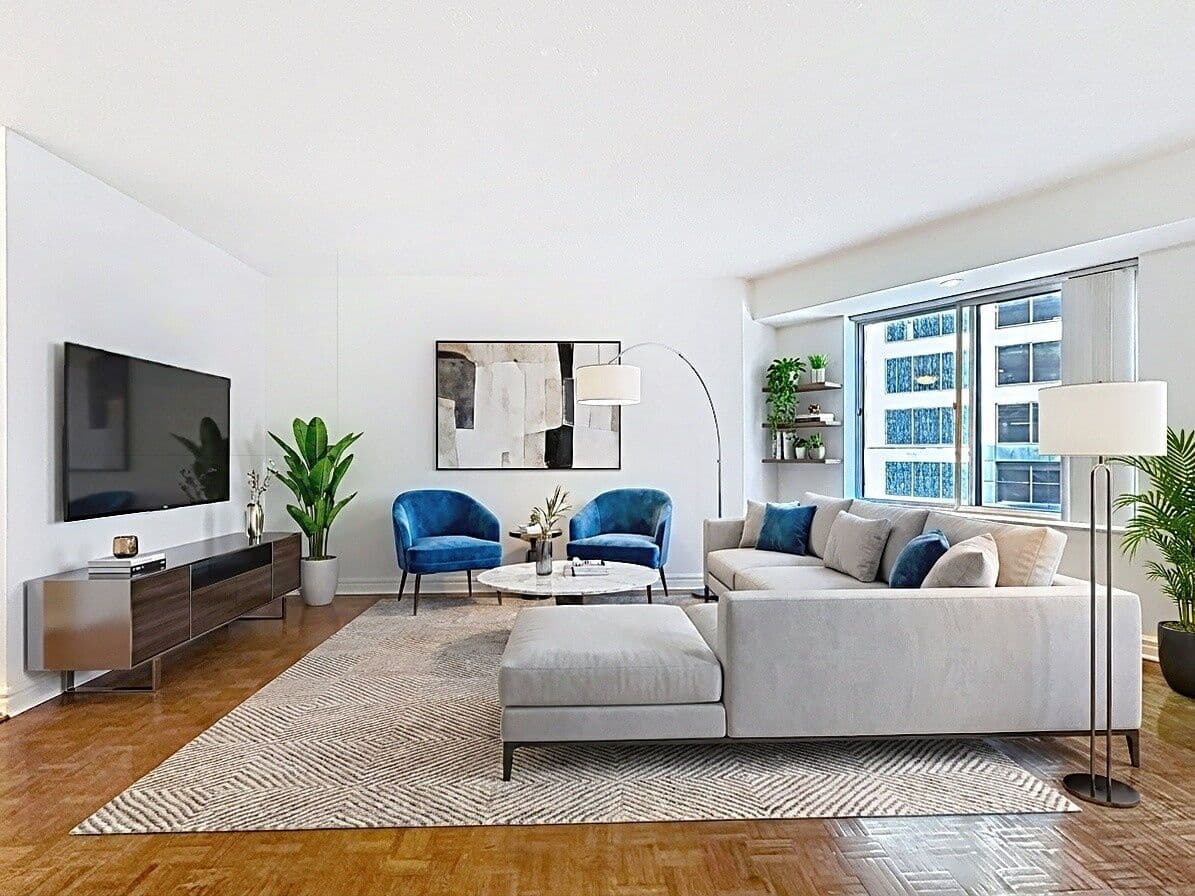 33 University Avenue 302, Toronto C01, ON M5J 2S7