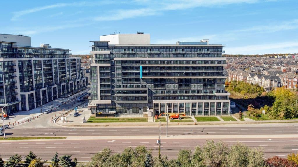 395 Dundas Street W 402, Oakville, ON L6M 5R8