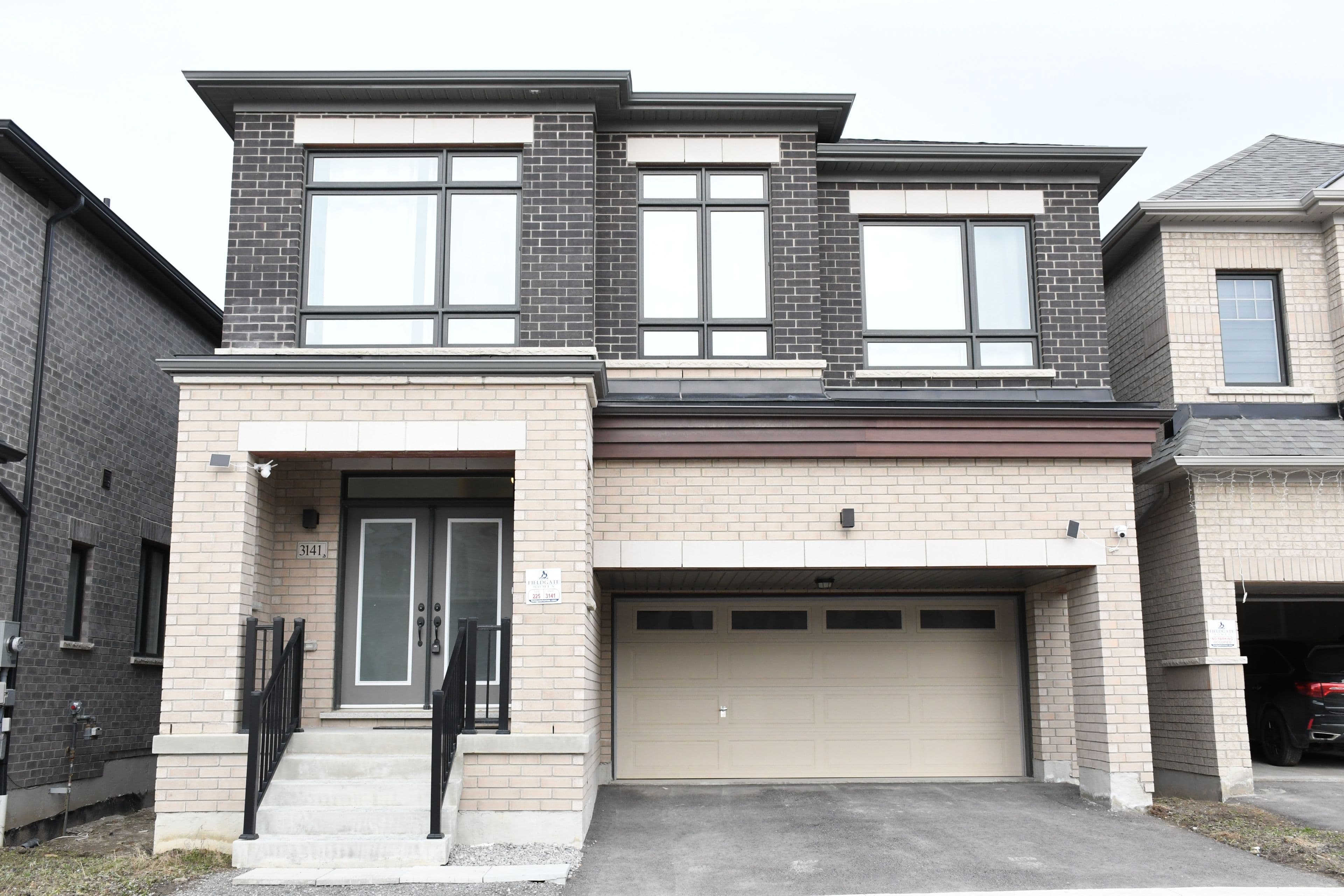 3141 Blazing Star Avenue, Pickering, ON L1Y 0B4