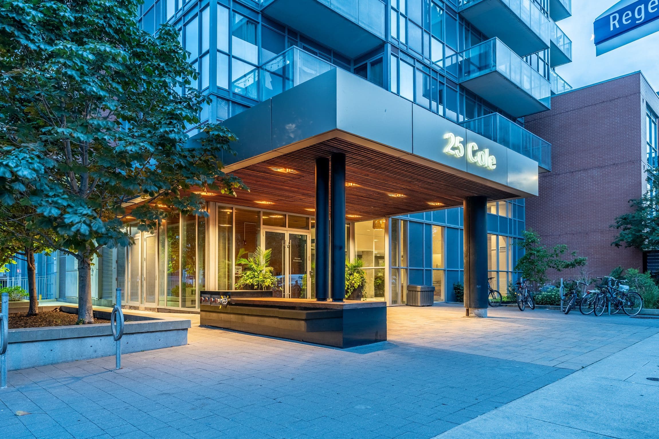 25 Cole Street 1709, Toronto C08, ON M5A 4M3