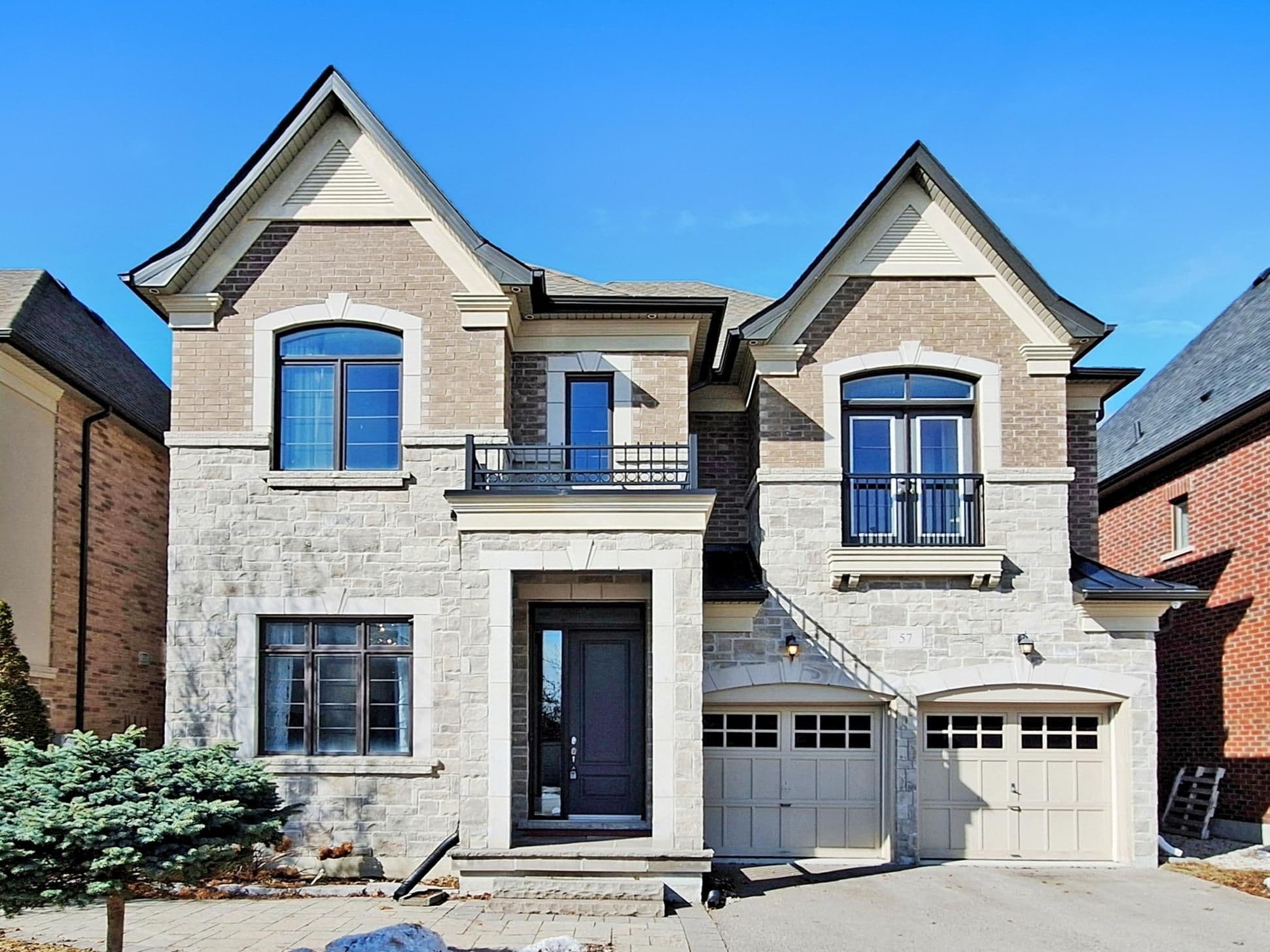 57 Strawbridge Farm Drive, Aurora, ON L4G 0L2